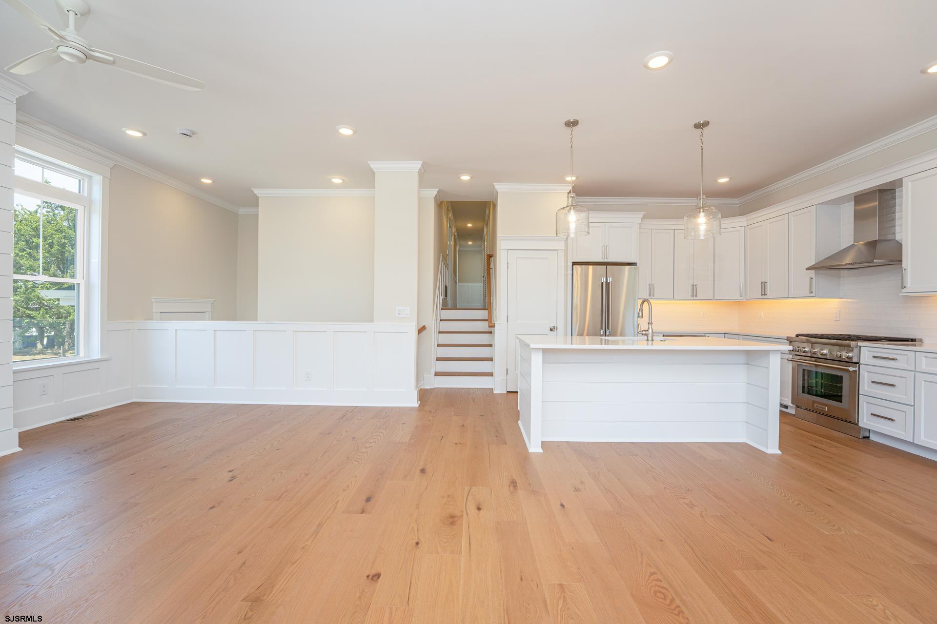 829 Unit A St Charles Pl