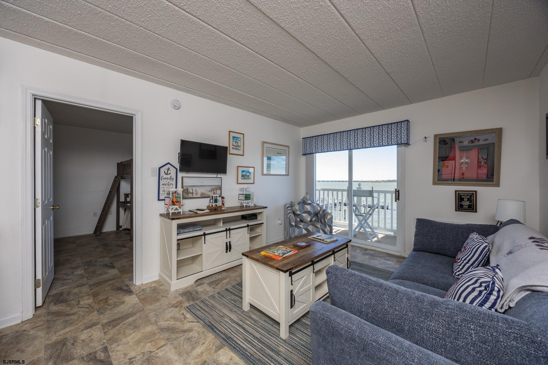 200 Bay Avenue - Picture 4