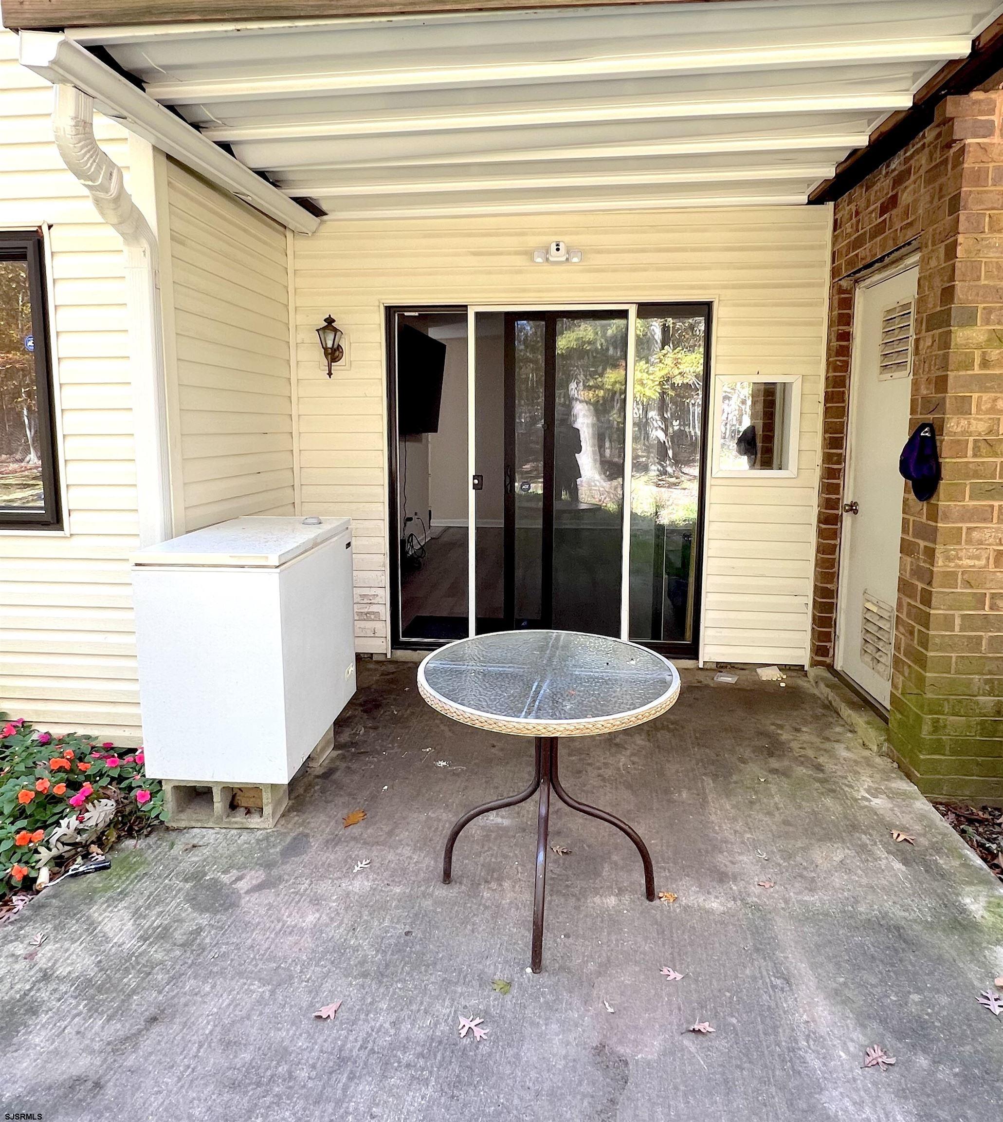 1 Country Magnolia Ln
