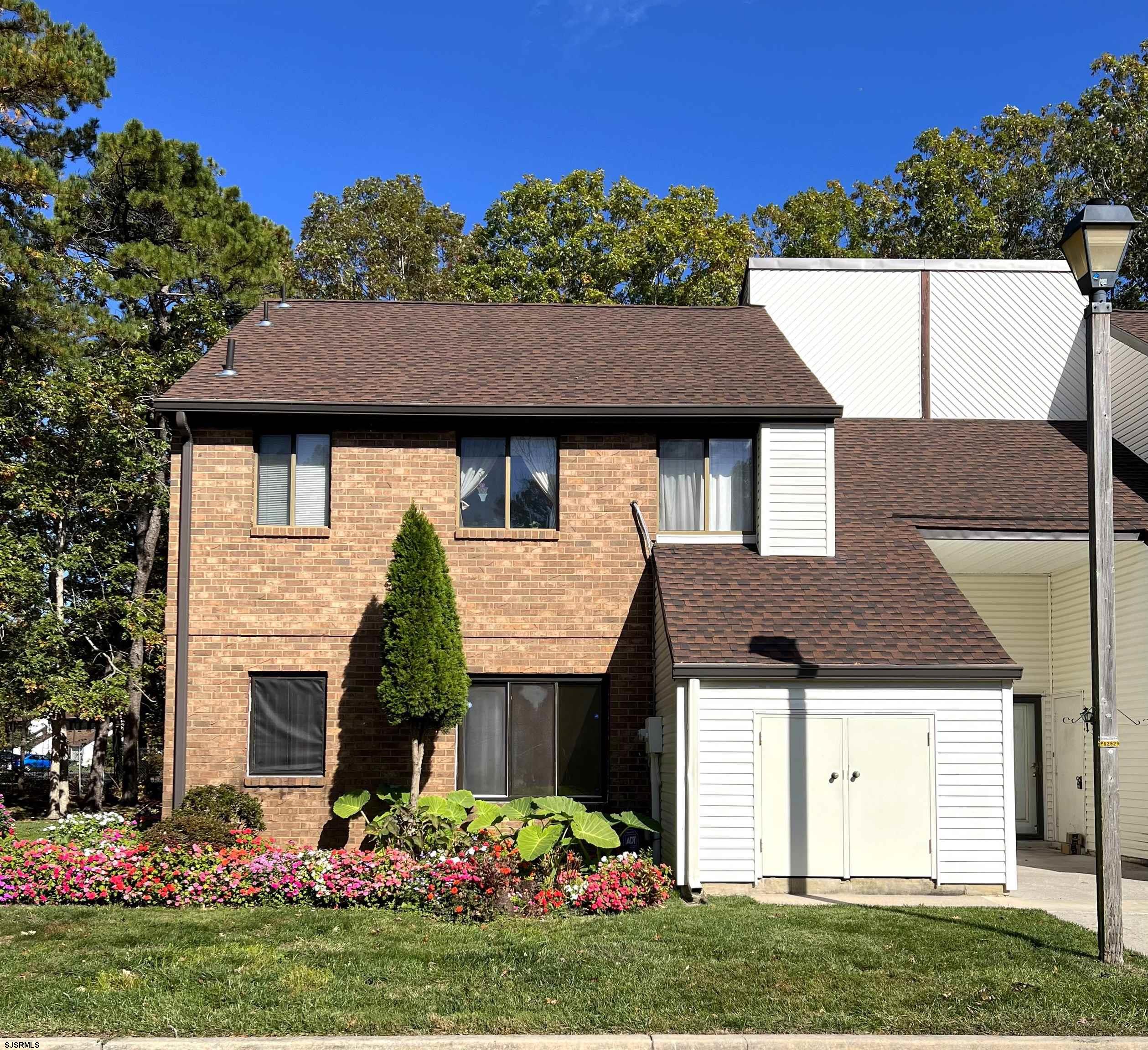 1 Country Magnolia Ln