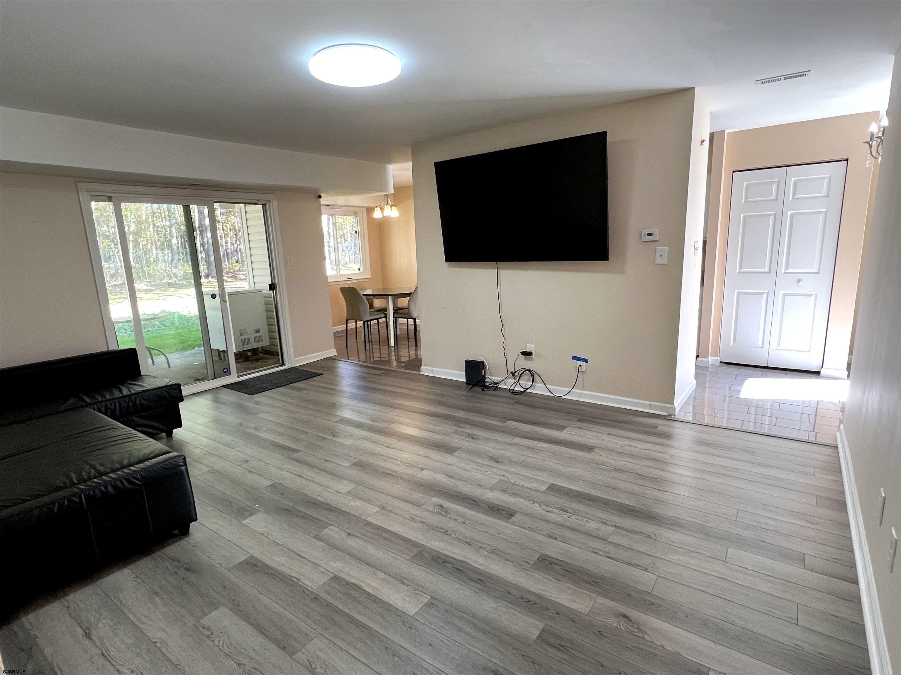 1 Country Magnolia Ln