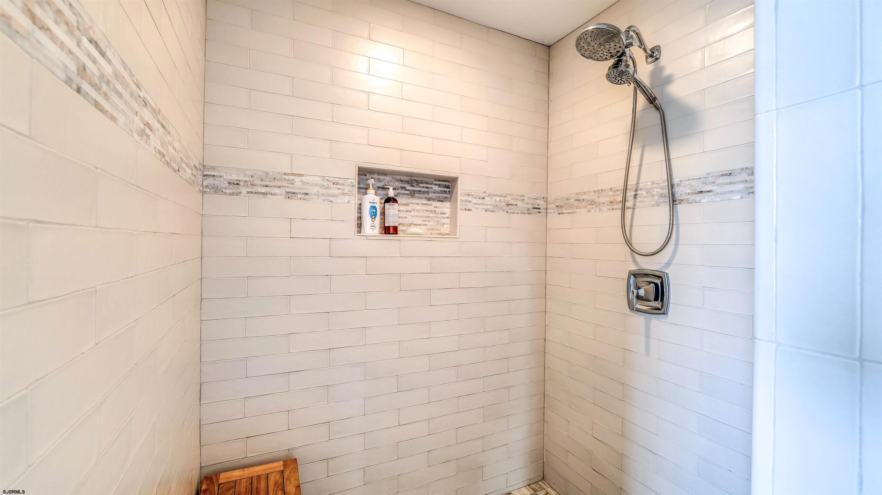 203 N Melbourne Avenue