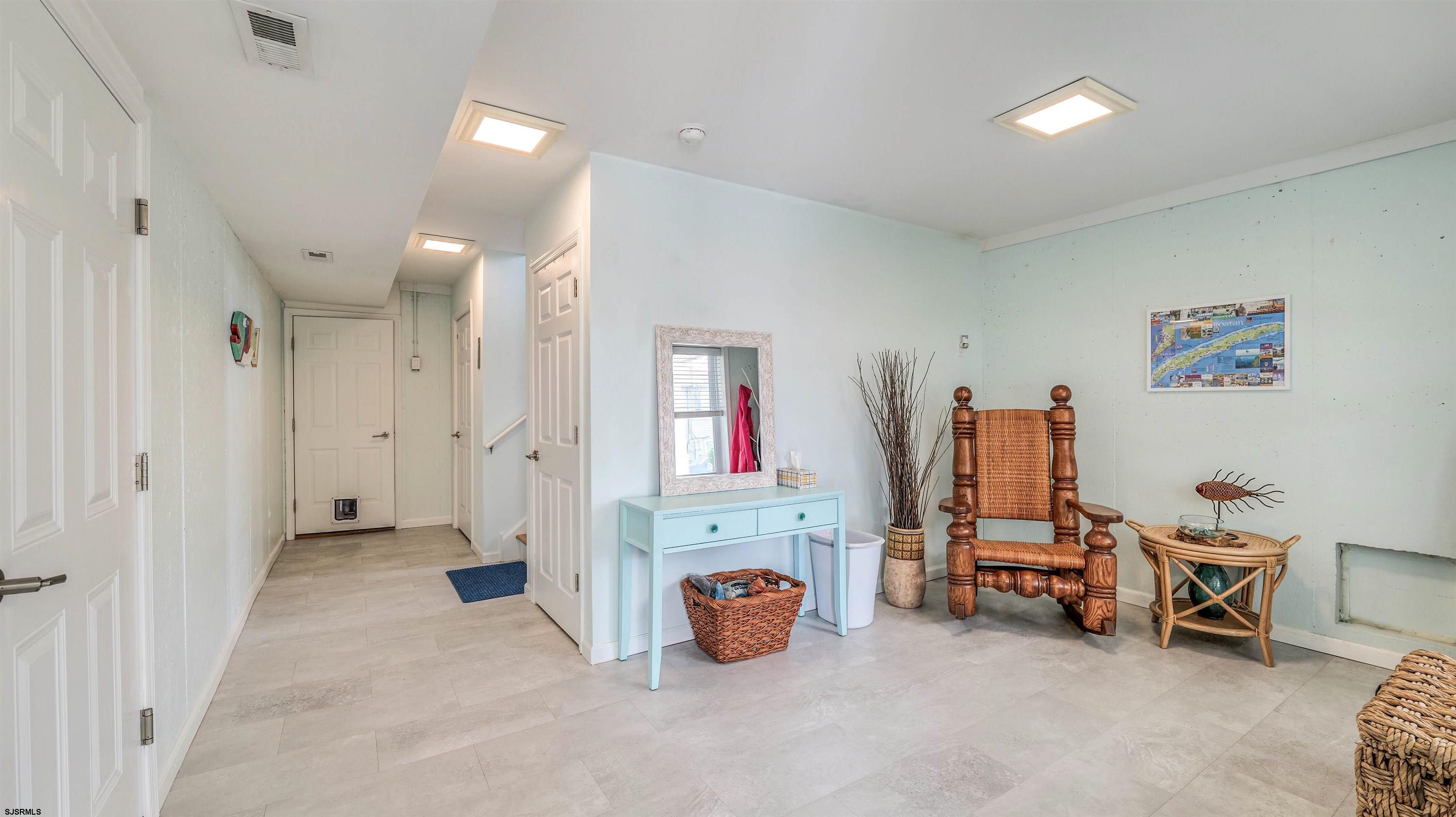 203 N Melbourne Avenue