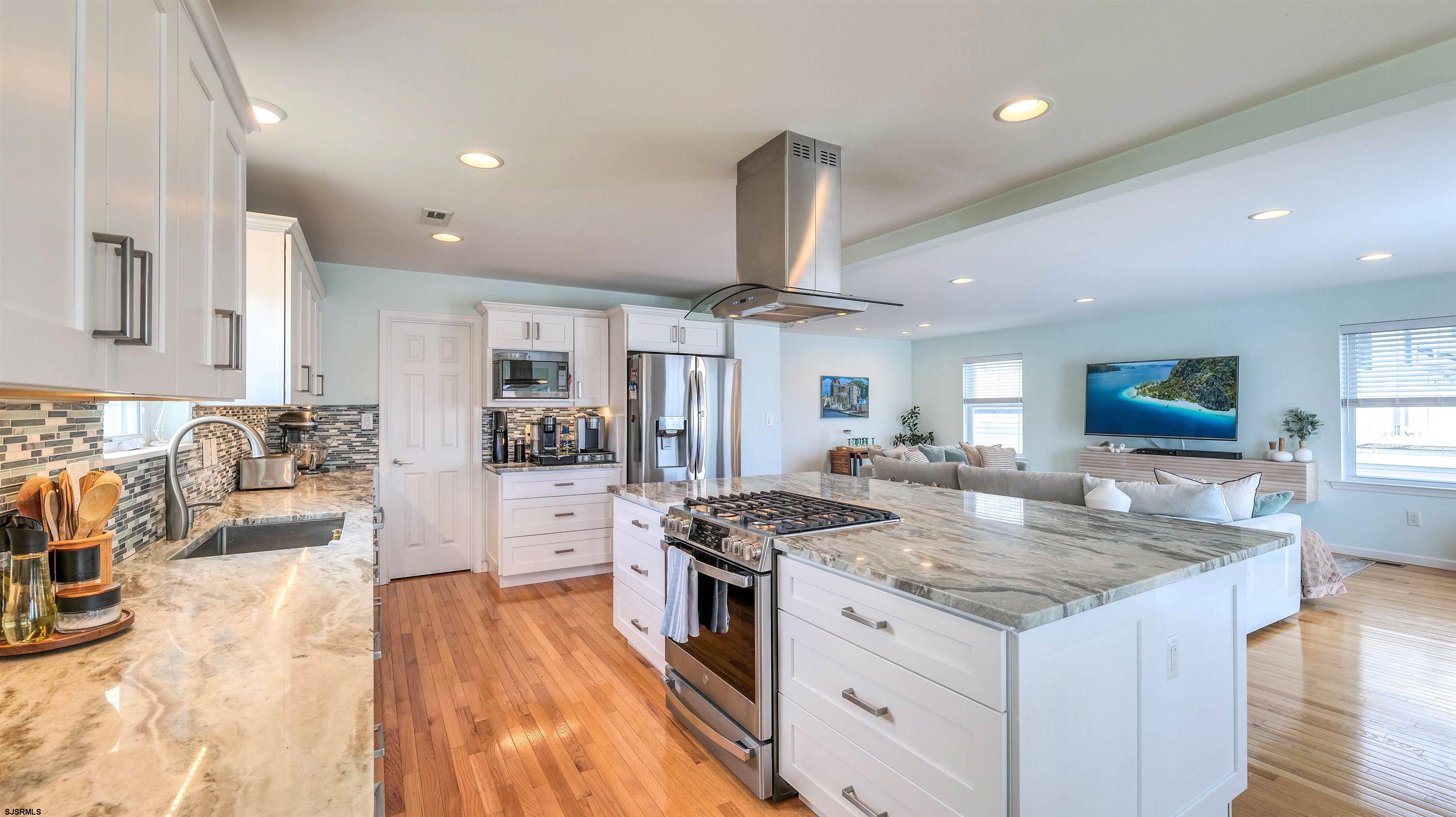 203 N Melbourne Avenue - Picture 2