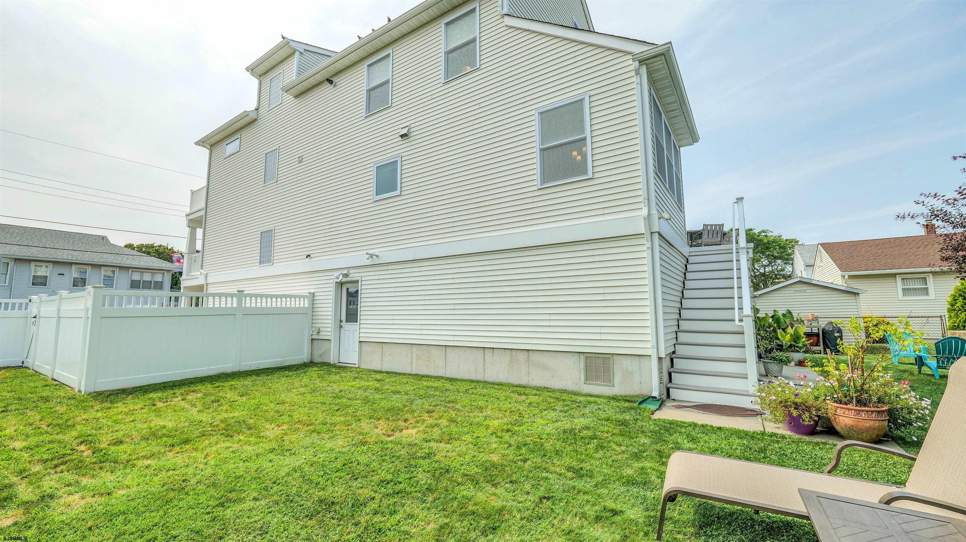 203 N Melbourne Avenue