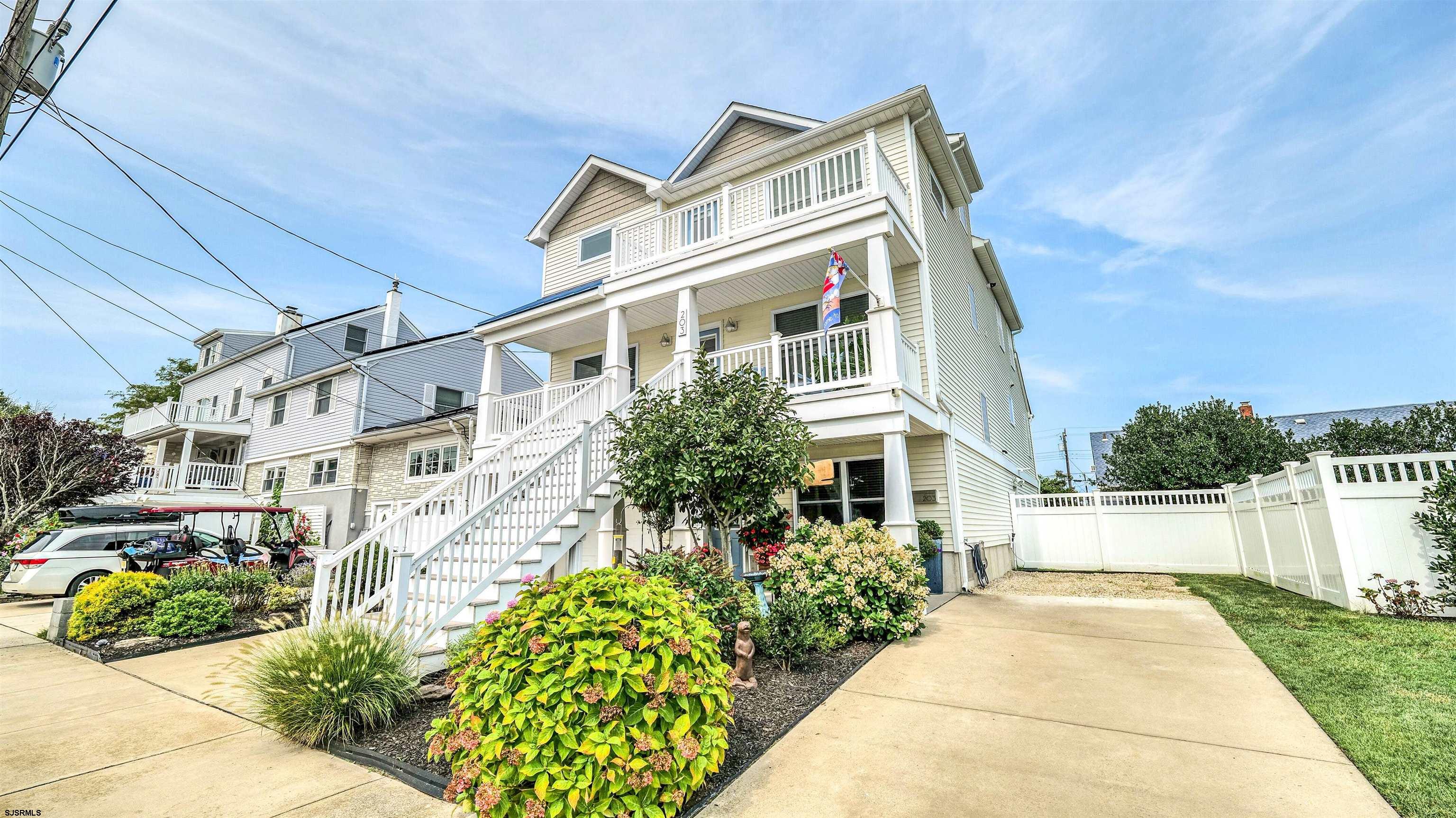 203 N Melbourne Avenue