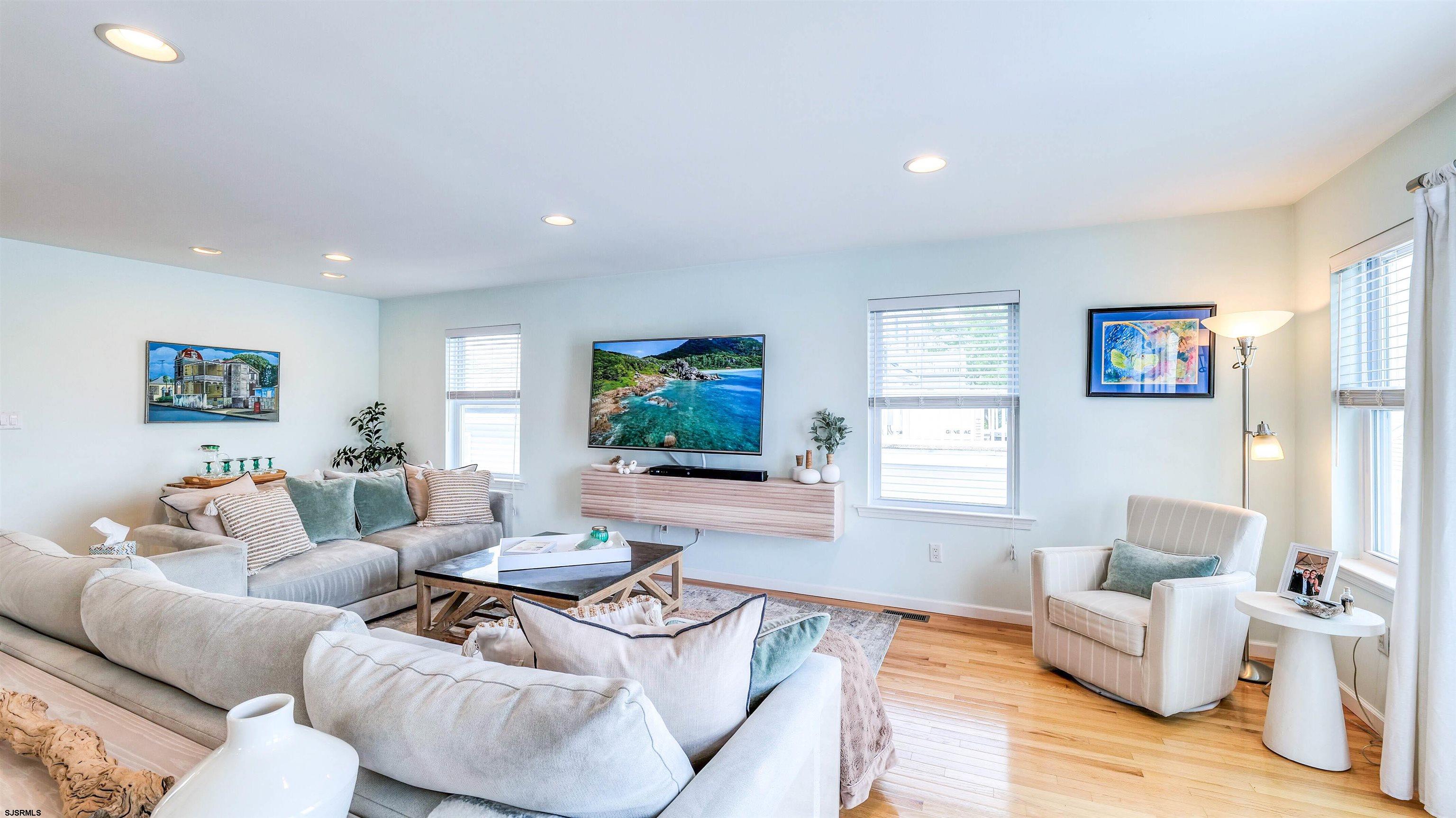 203 N Melbourne Avenue