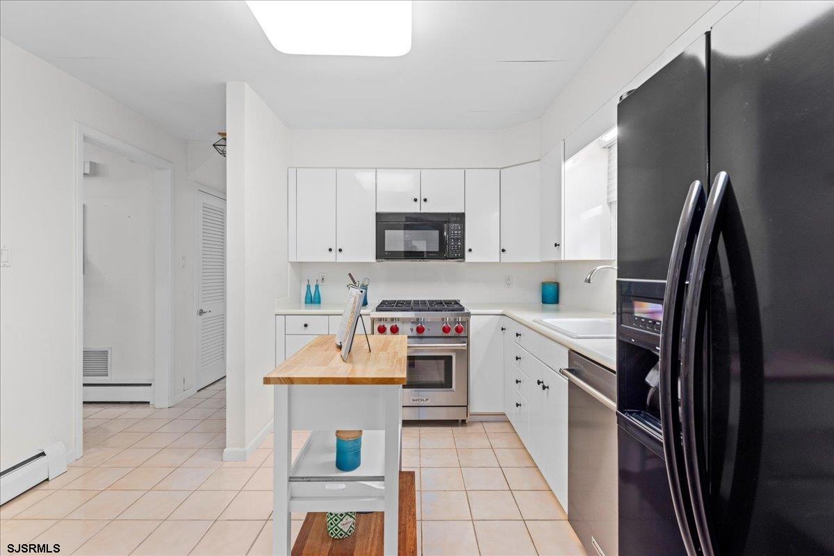 411 N Douglas Avenue