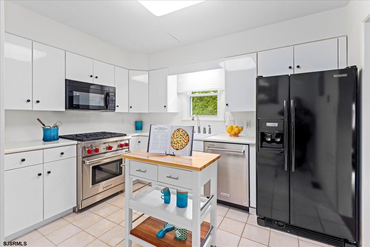 411 N Douglas Avenue