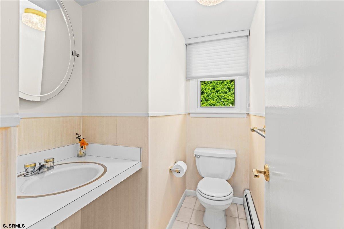 411 N Douglas Avenue