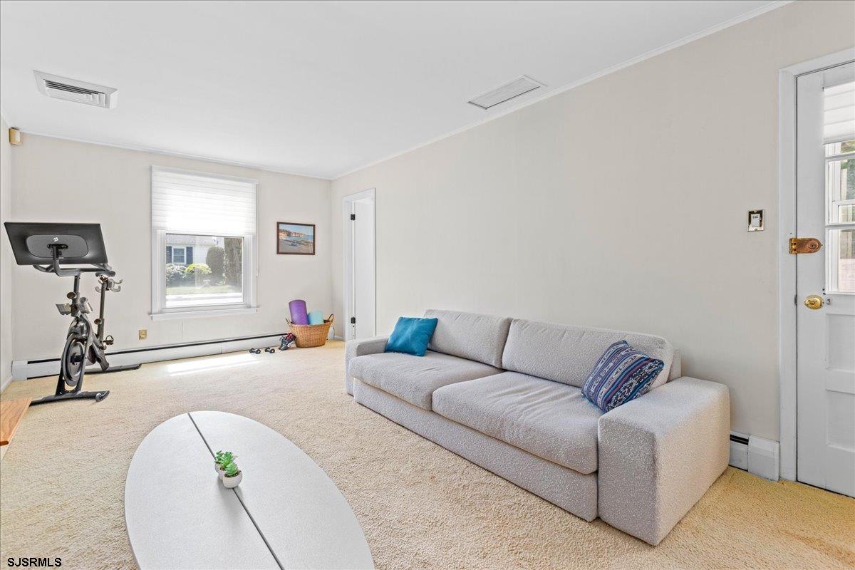 411 N Douglas Avenue