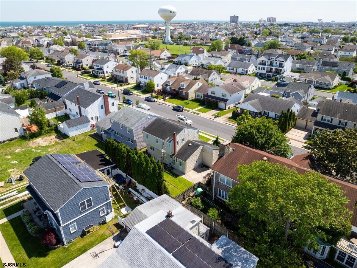 411 N Douglas Avenue