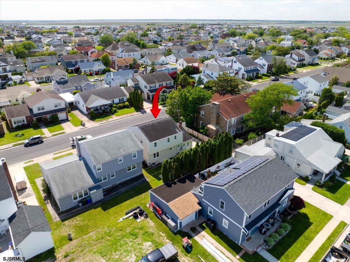 411 N Douglas Avenue