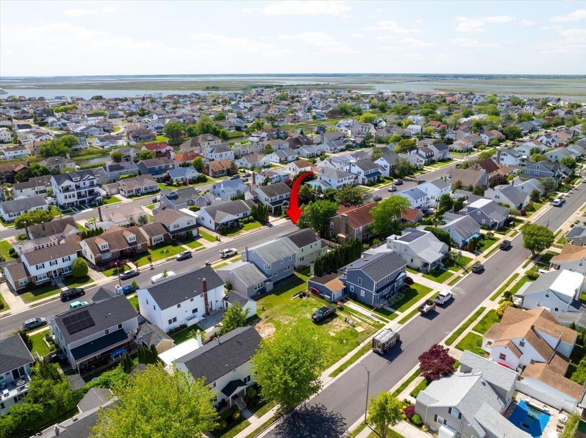 411 N Douglas Avenue