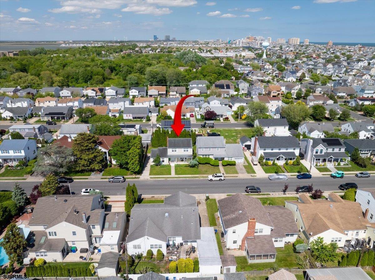 411 N Douglas Avenue