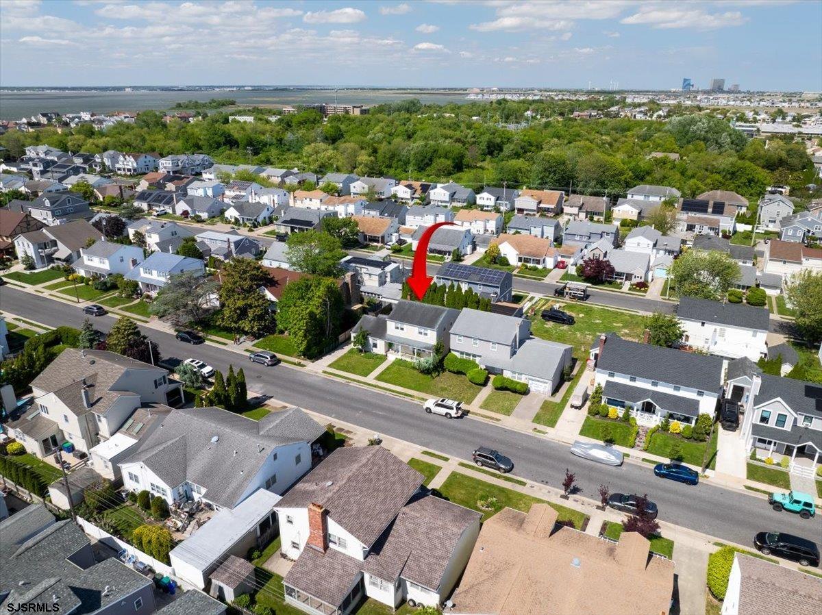 411 N Douglas Avenue