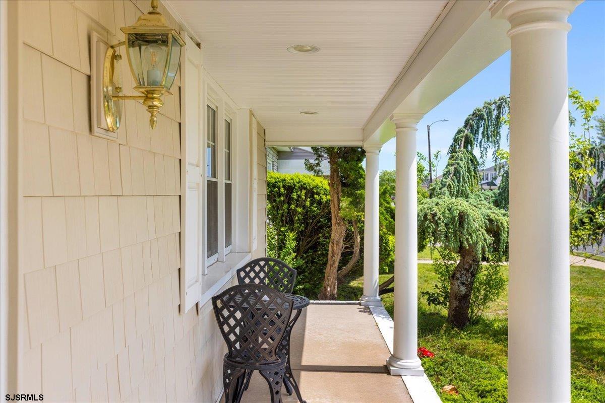 411 N Douglas Avenue - Picture 4