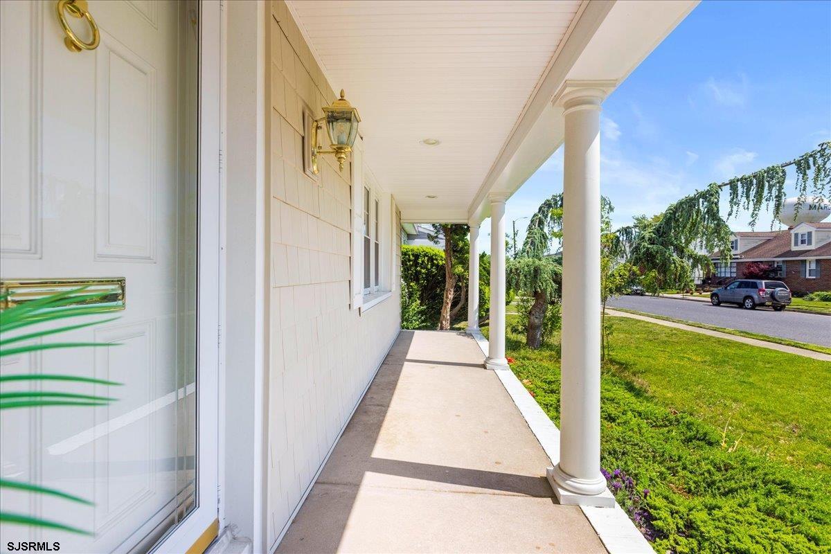 411 N Douglas Avenue