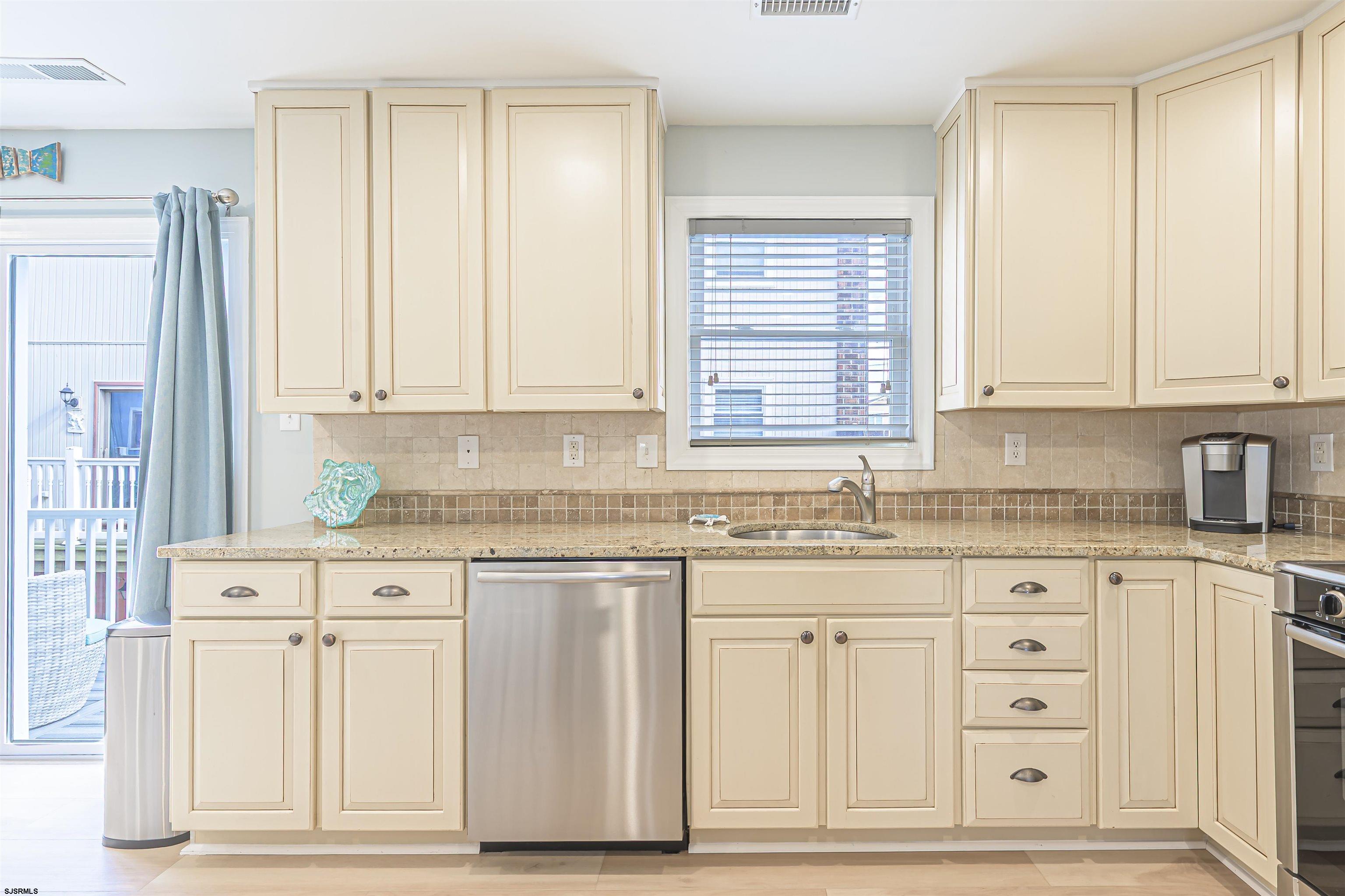 20 N Washington Avenue