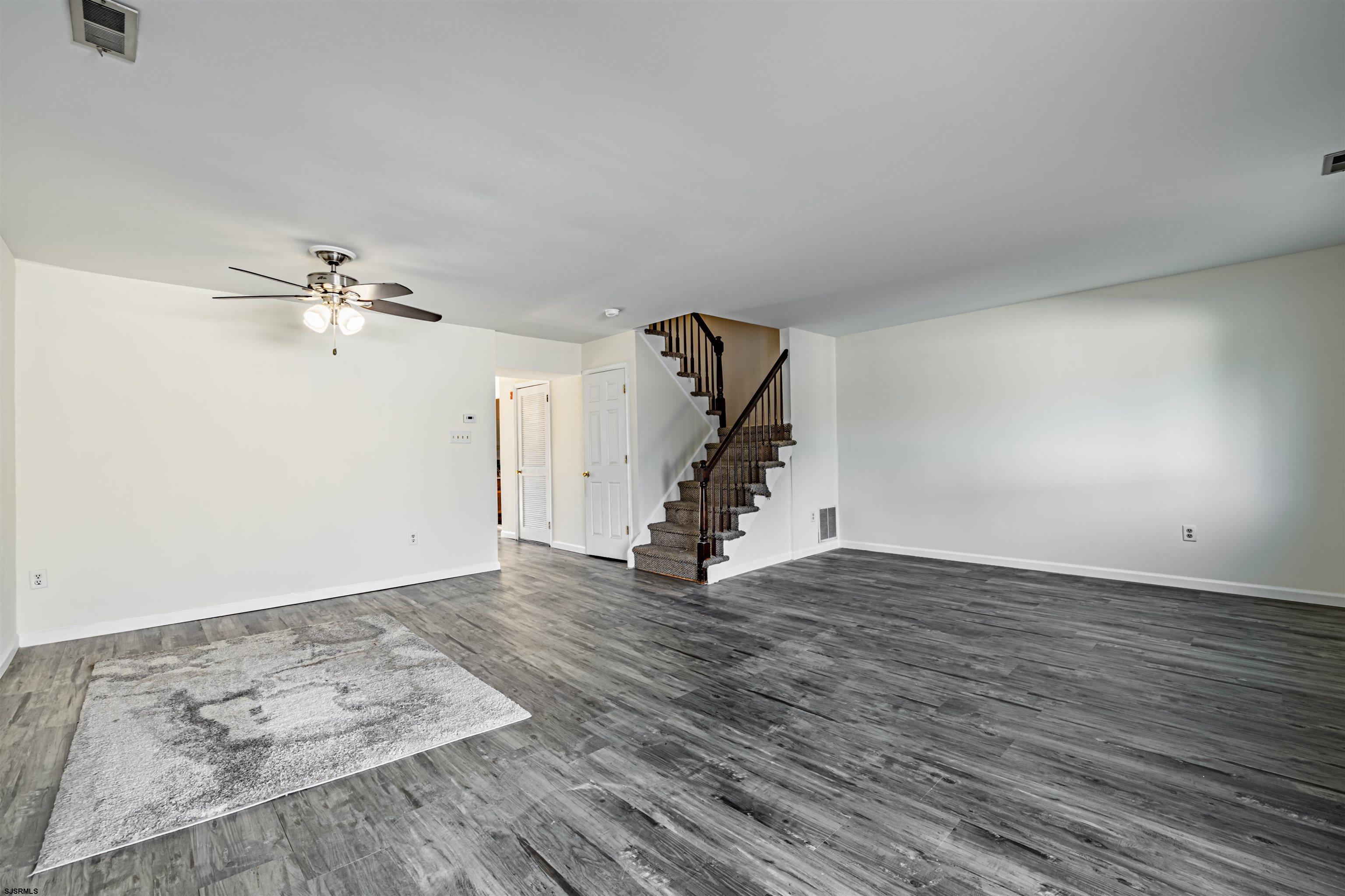 194 Yorktown Blvd - Picture 1