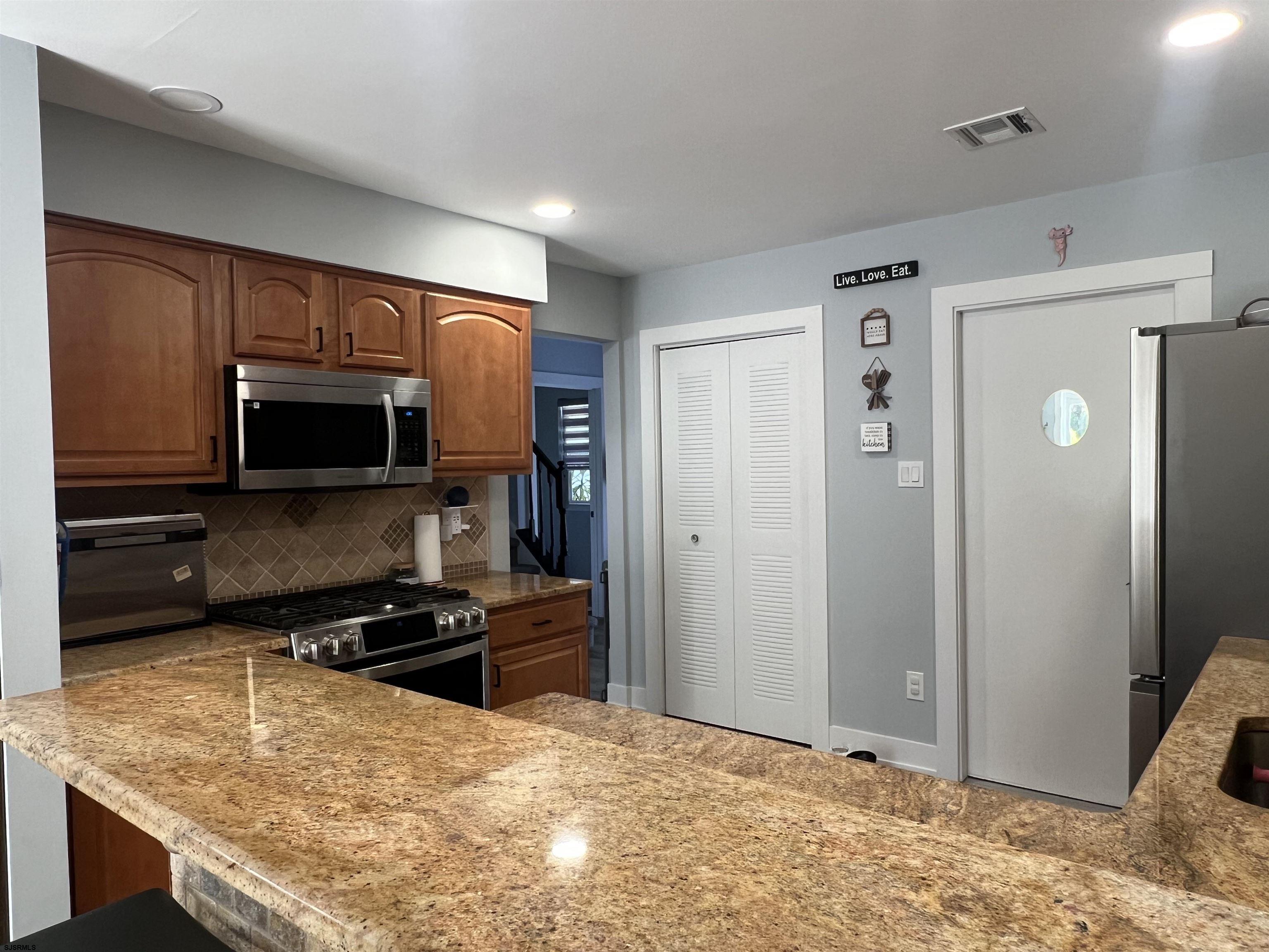 30 Allison Pl - Picture 2