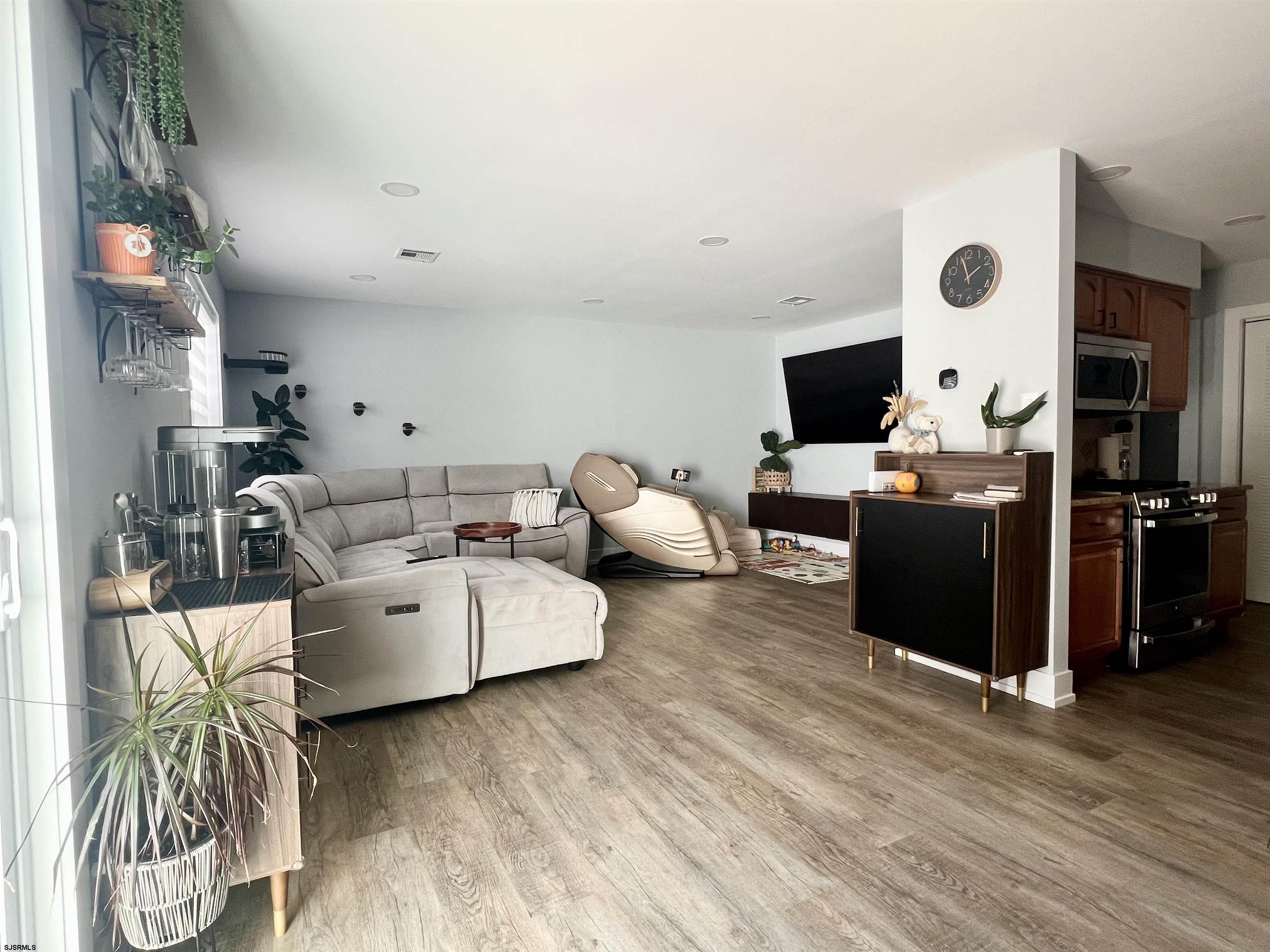 30 Allison Pl - Picture 3
