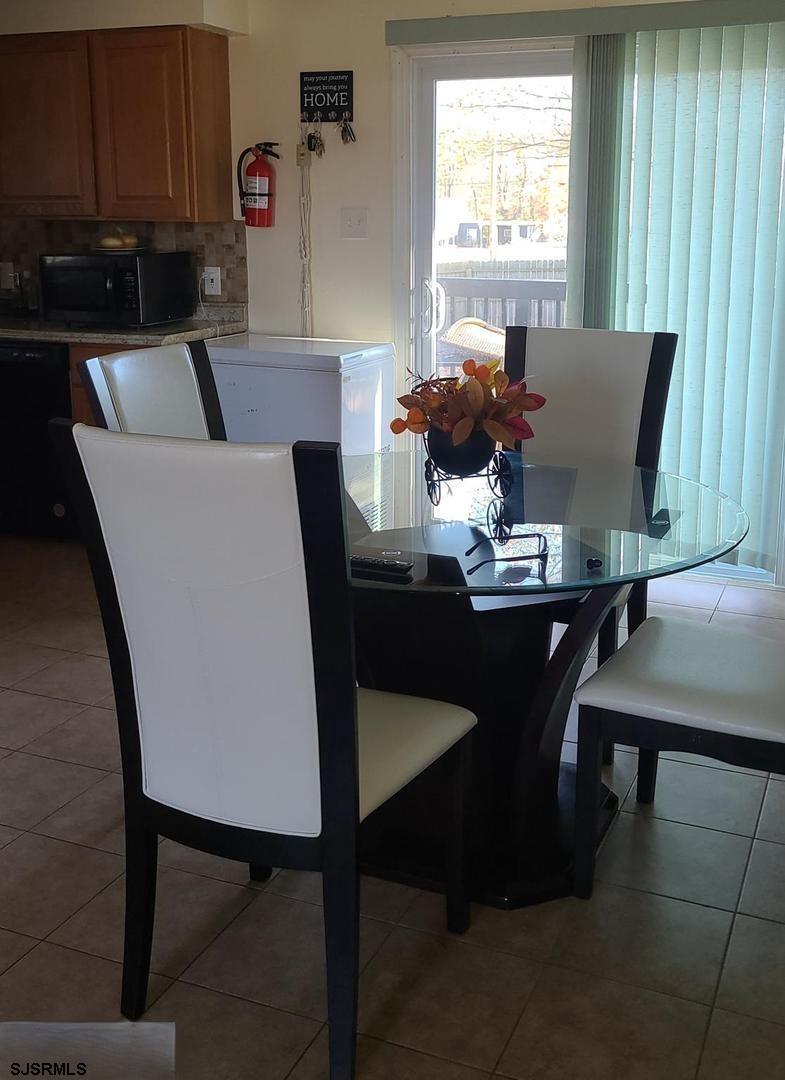 650 Chicago Avenue - Picture 3