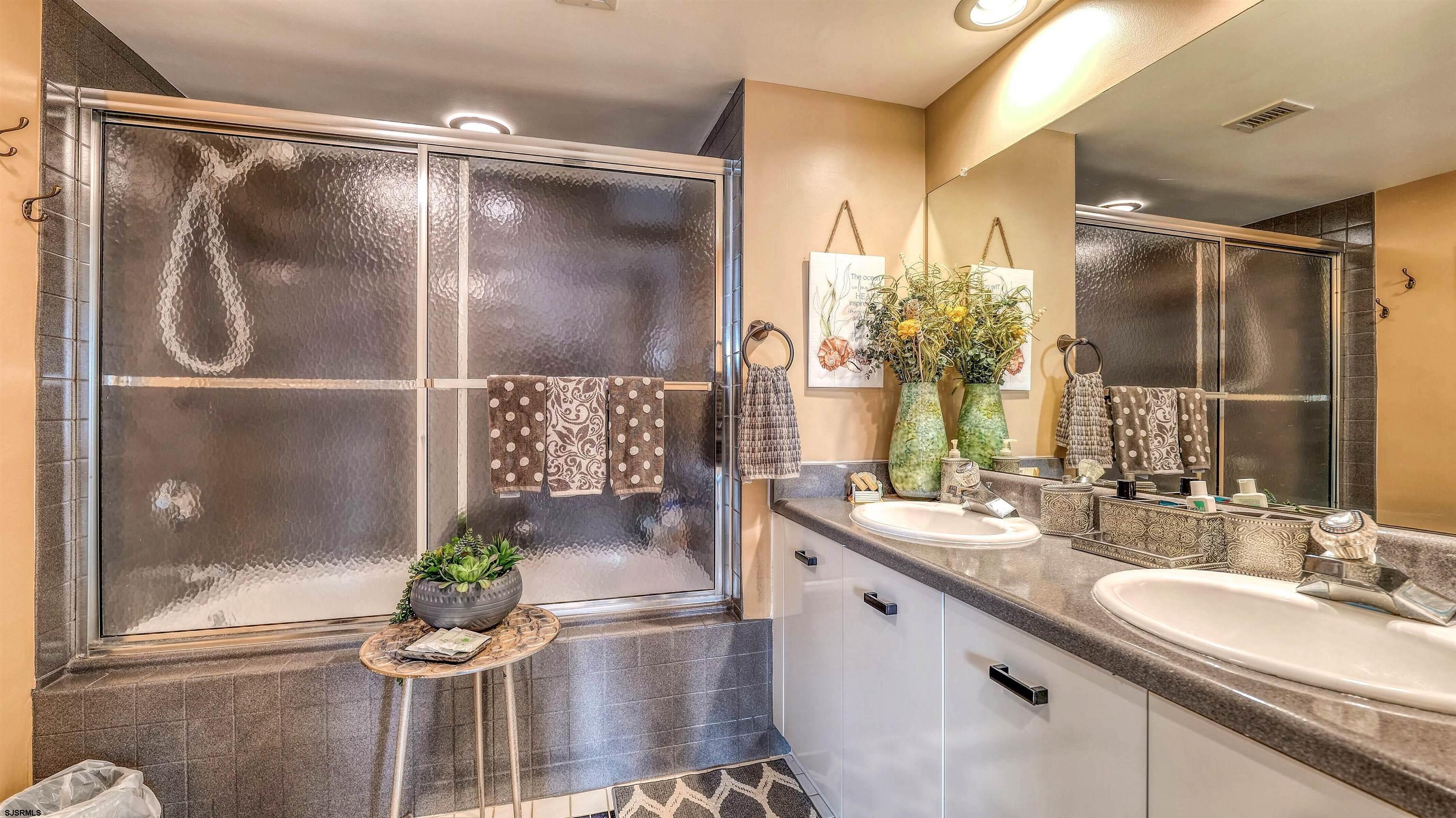 7701 Atlantic Avenue - Picture 4