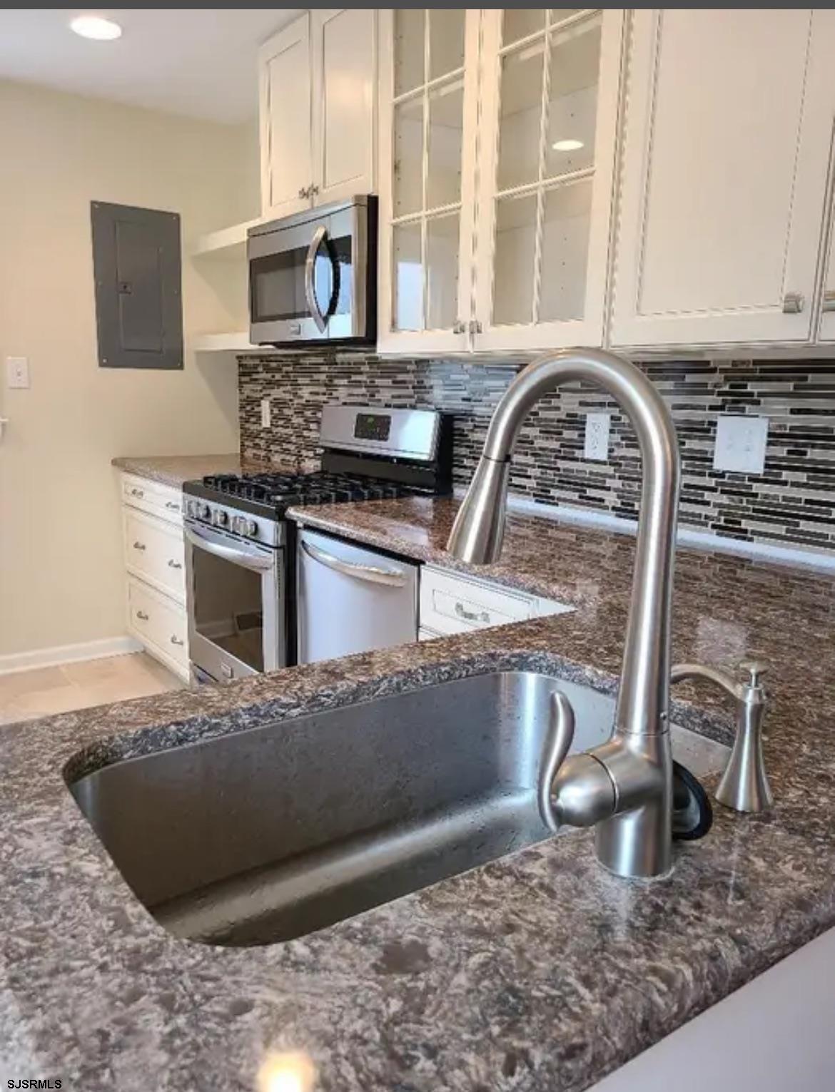 115 Grant Avenue - Picture 4