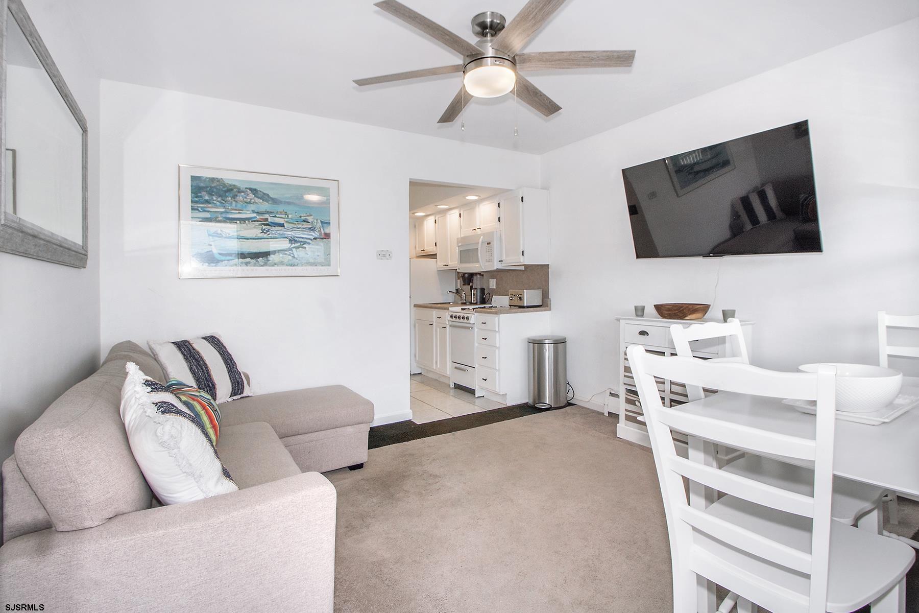 9500 Amherst  B Avenue - Picture 1