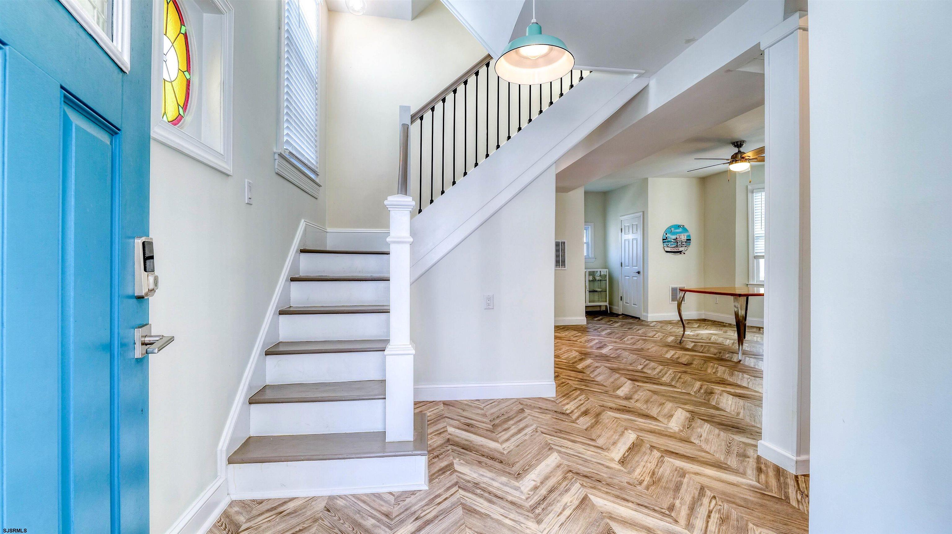 10 S Nashville Avenue - Picture 1