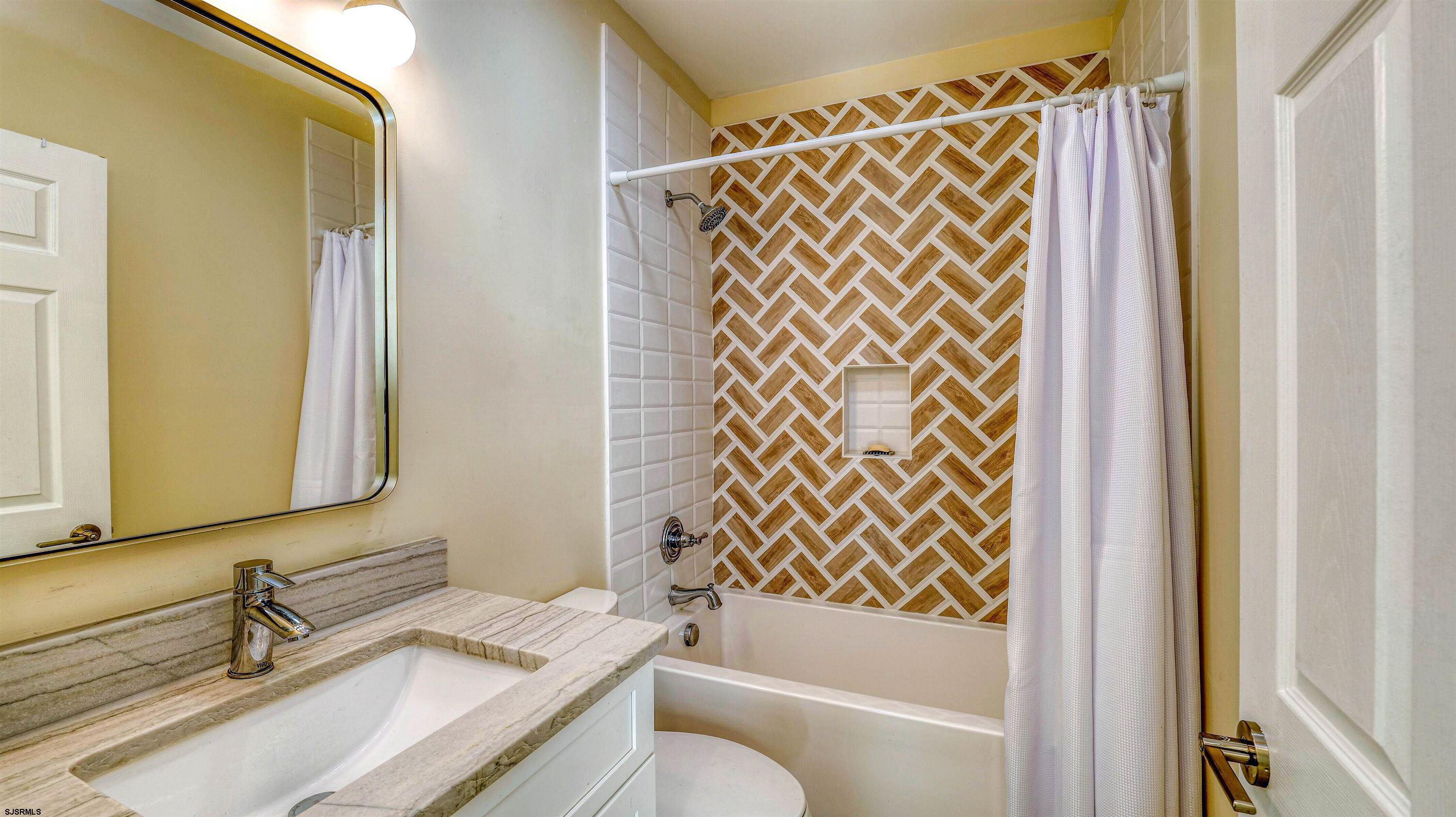 10 S Nashville Avenue