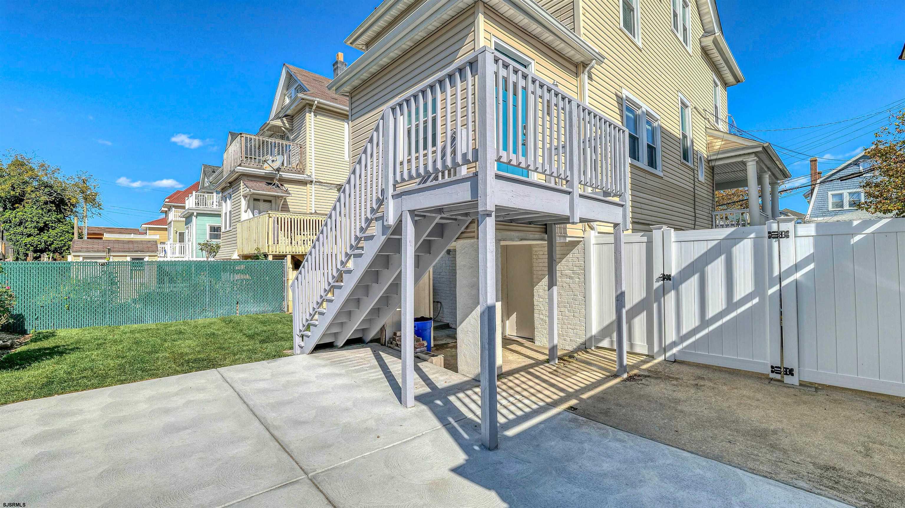 10 S Nashville Avenue