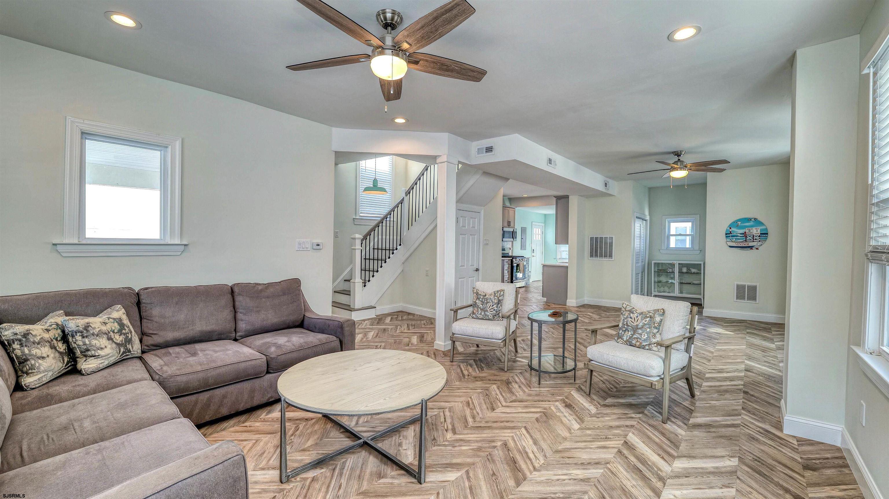 10 S Nashville Avenue - Picture 4