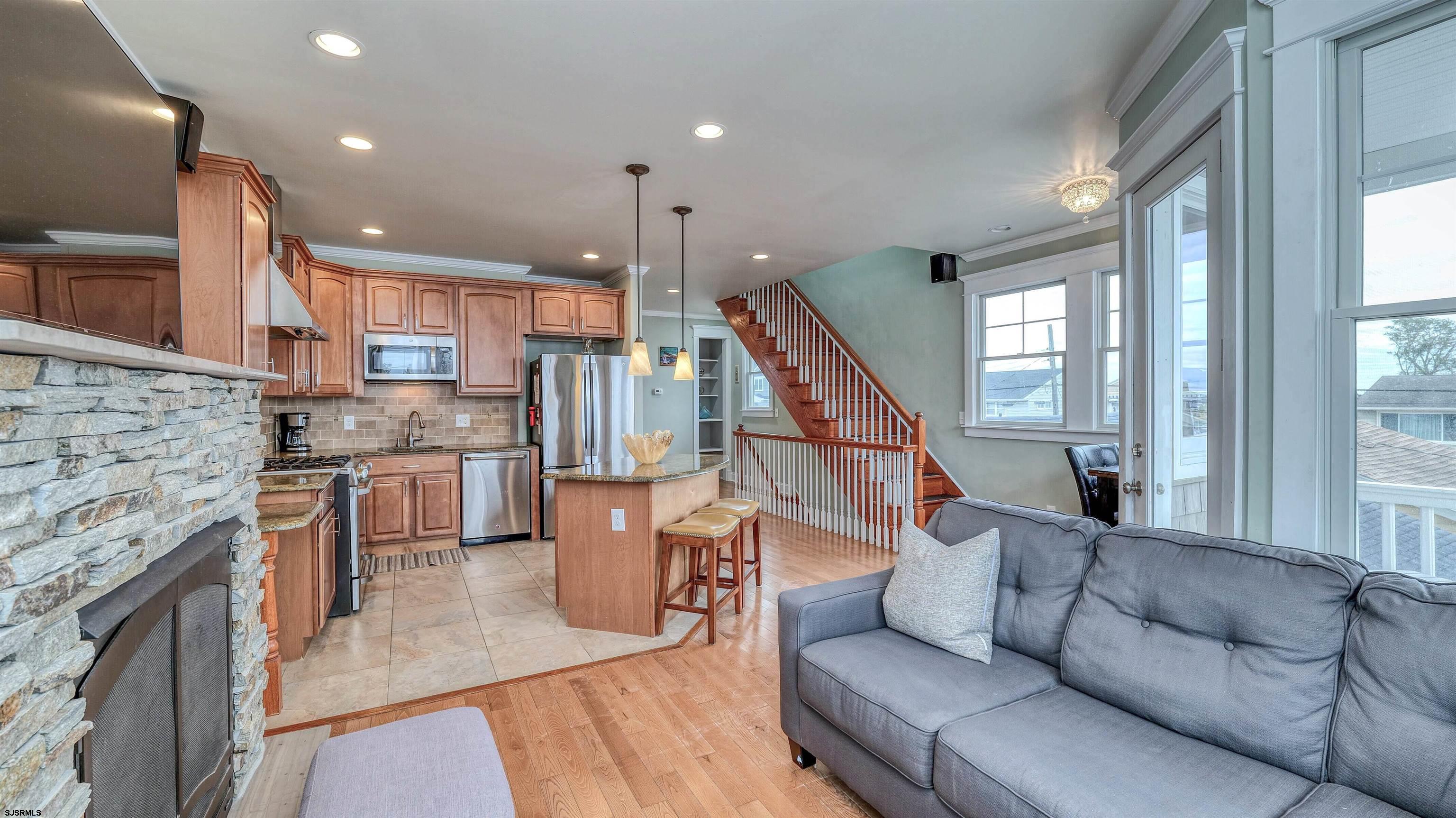 124 N Newport Avenue