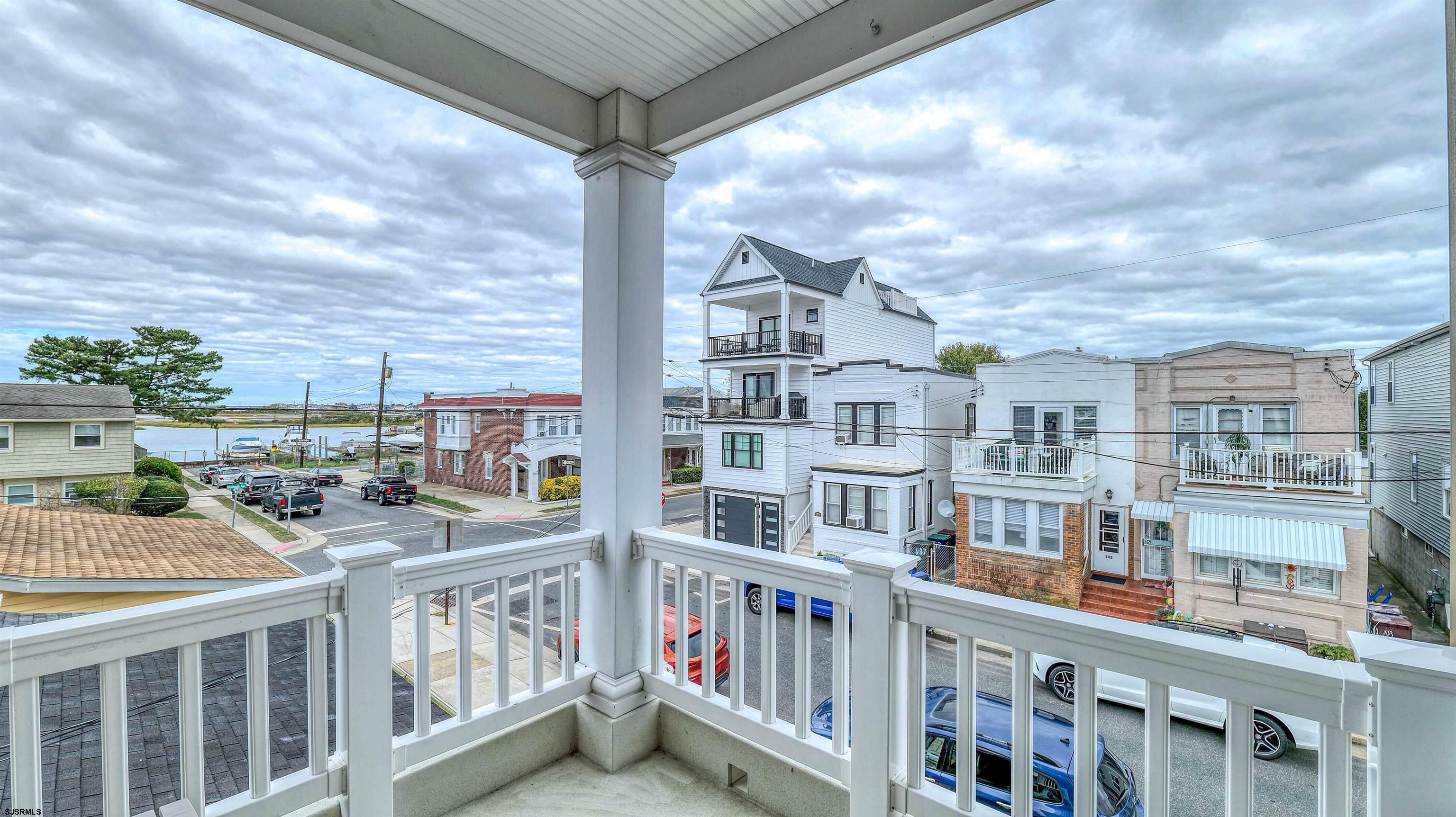 124 N Newport Avenue