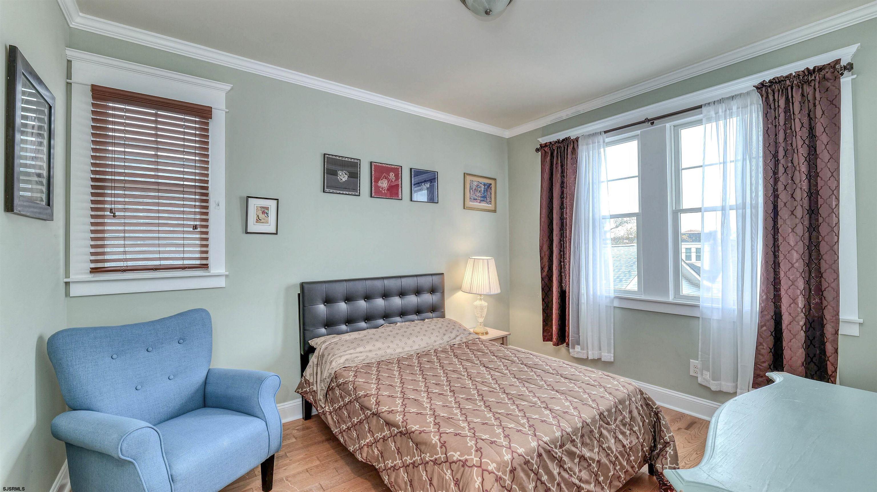 124 N Newport Avenue