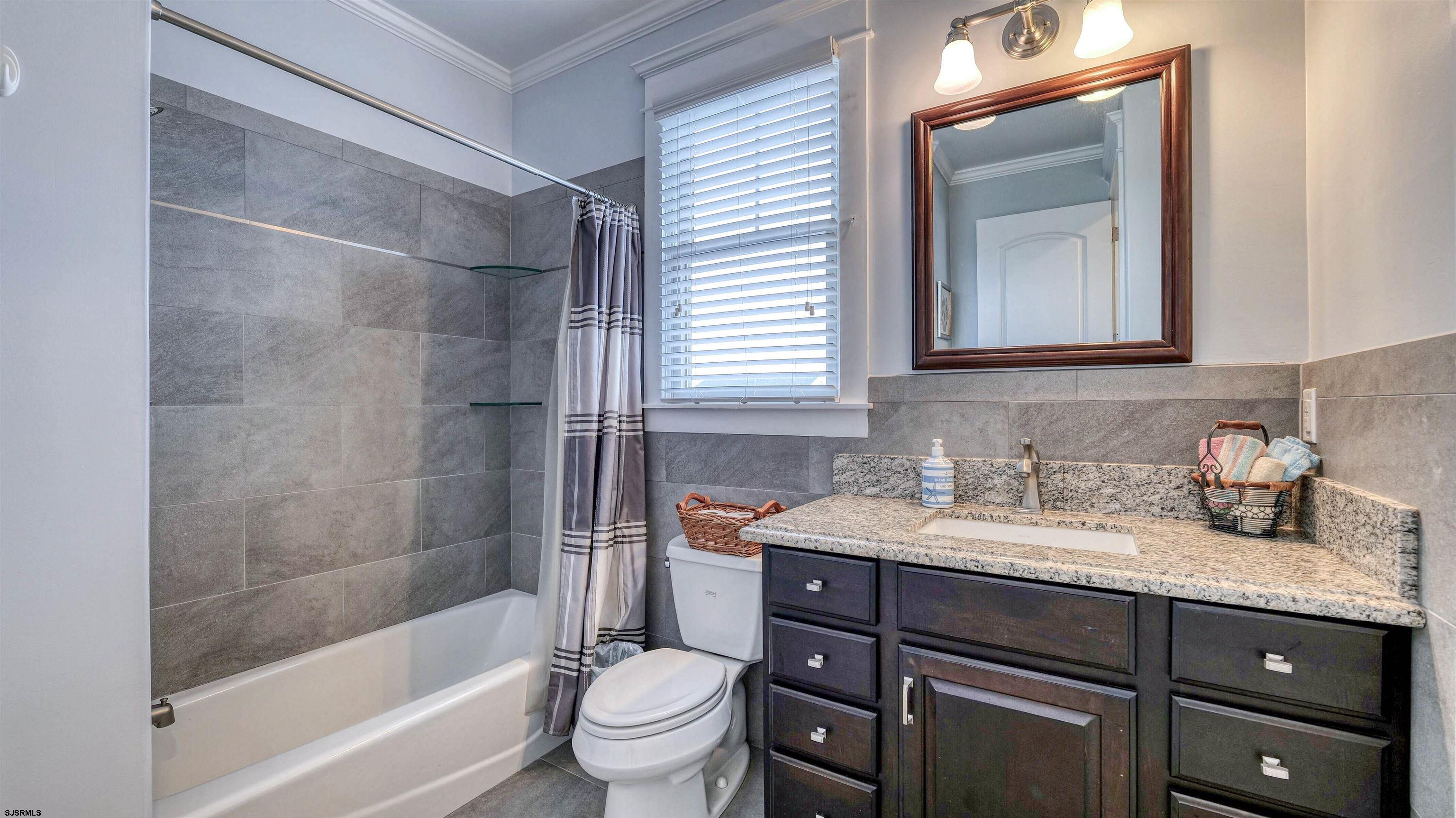 124 N Newport Avenue