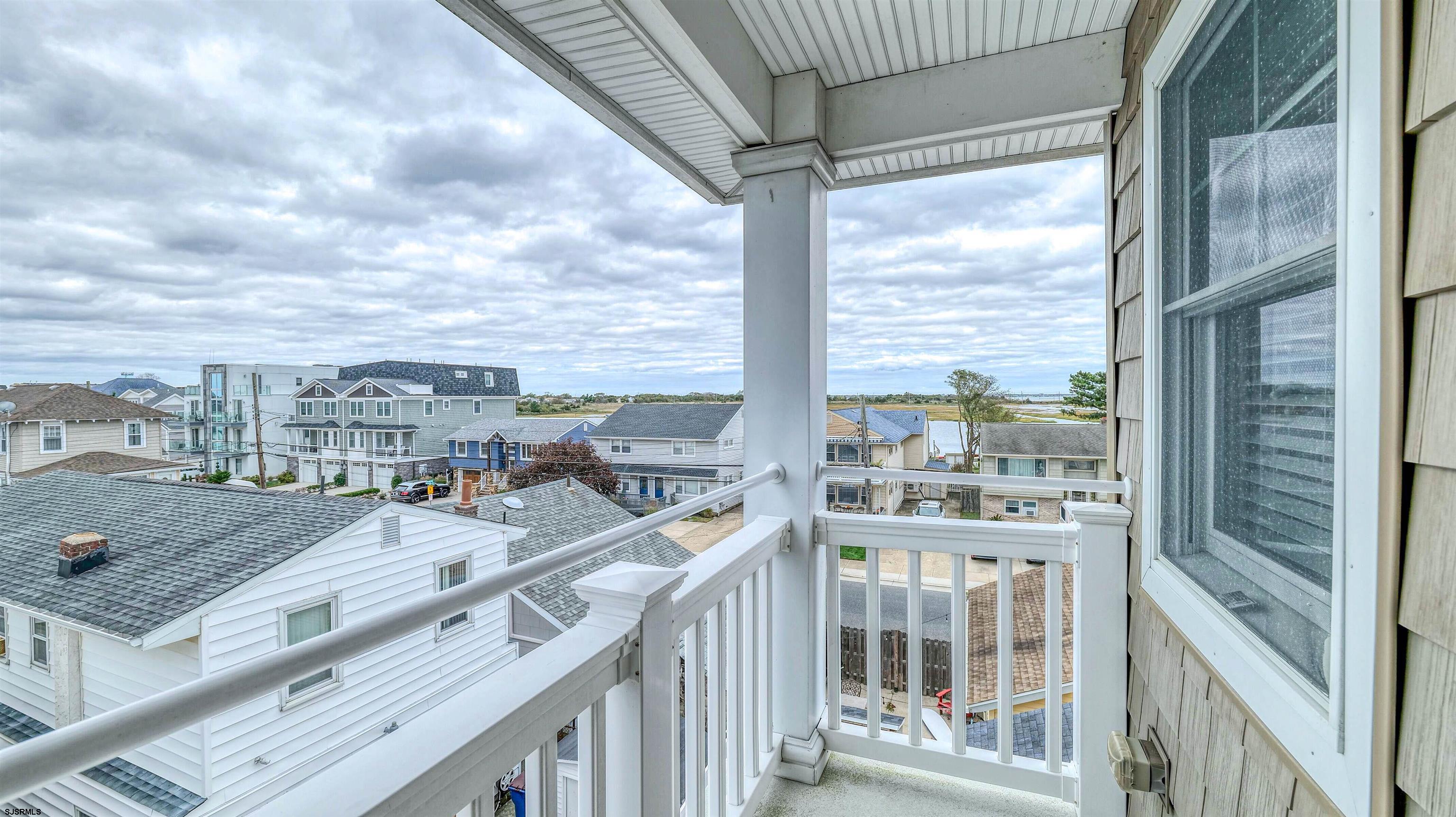 124 N Newport Avenue