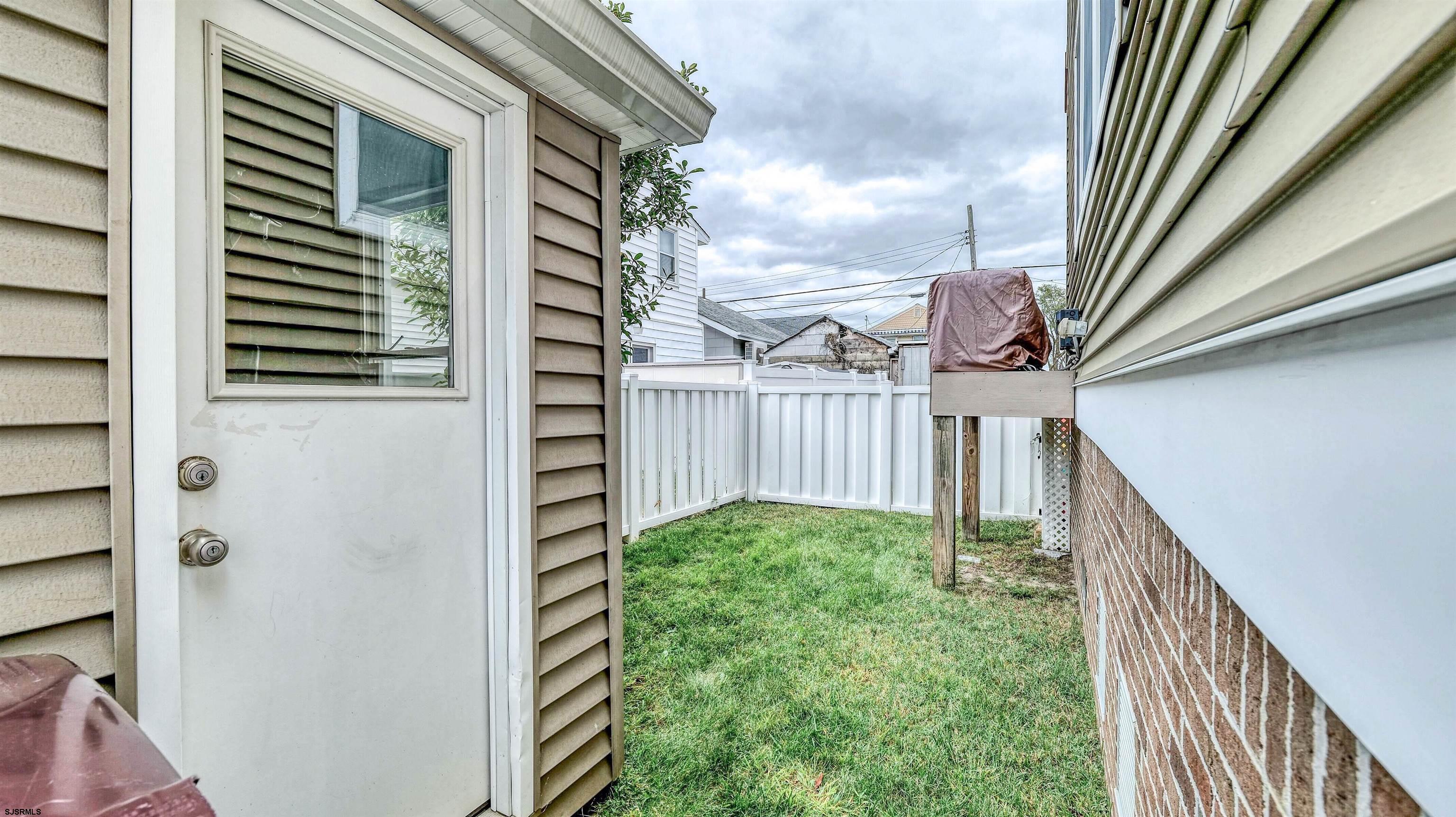 124 N Newport Avenue