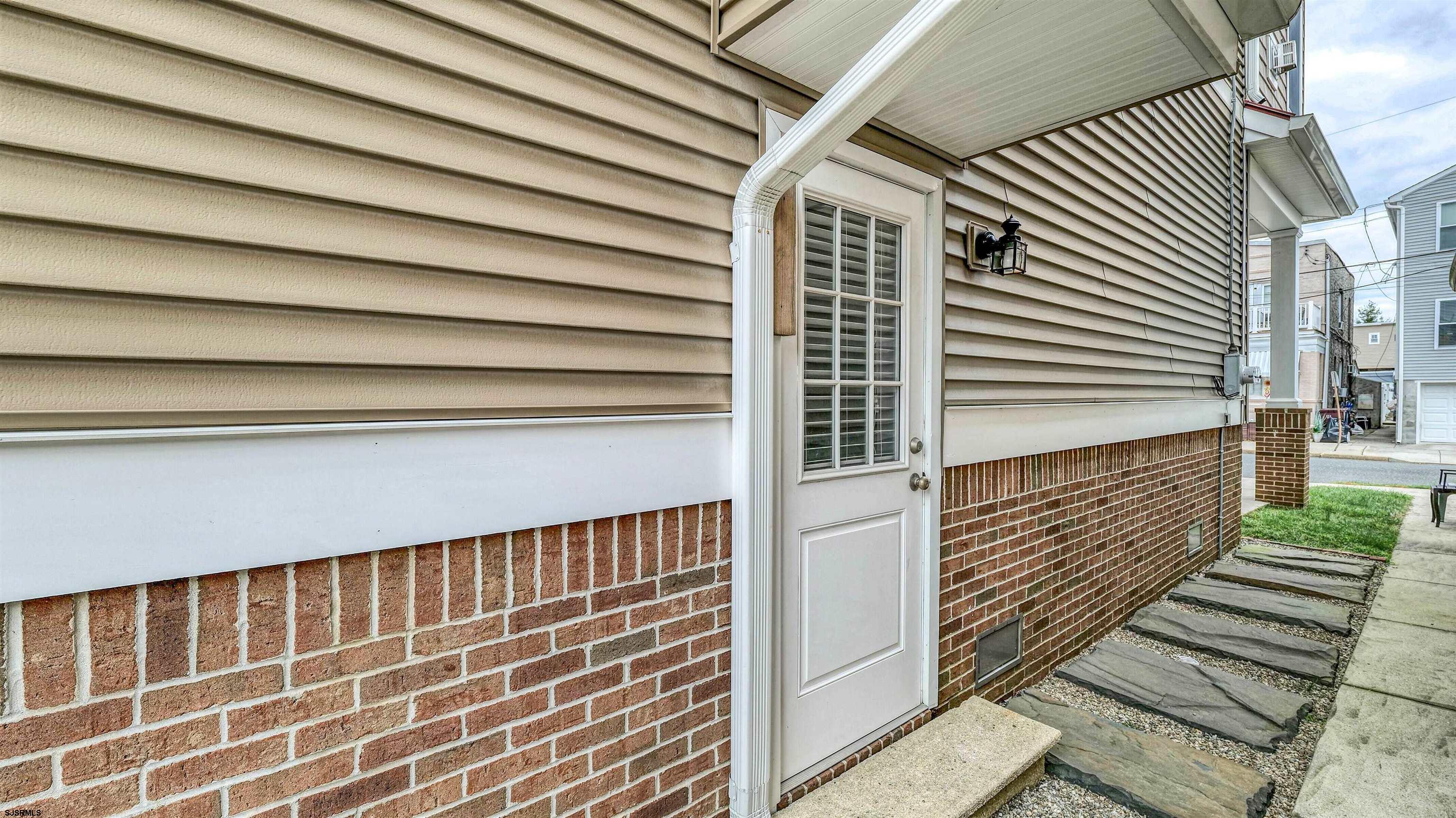 124 N Newport Avenue