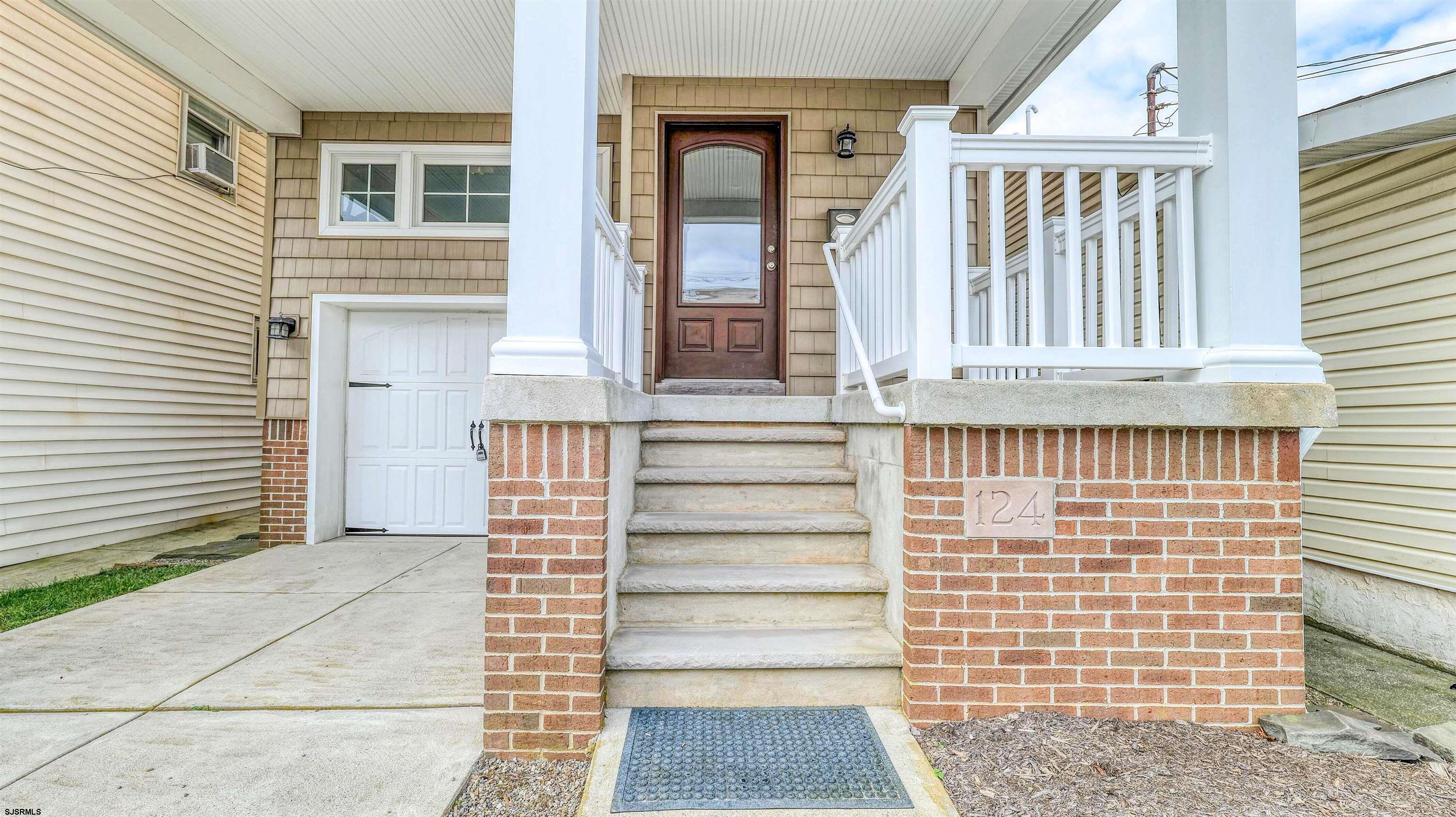 124 N Newport Avenue