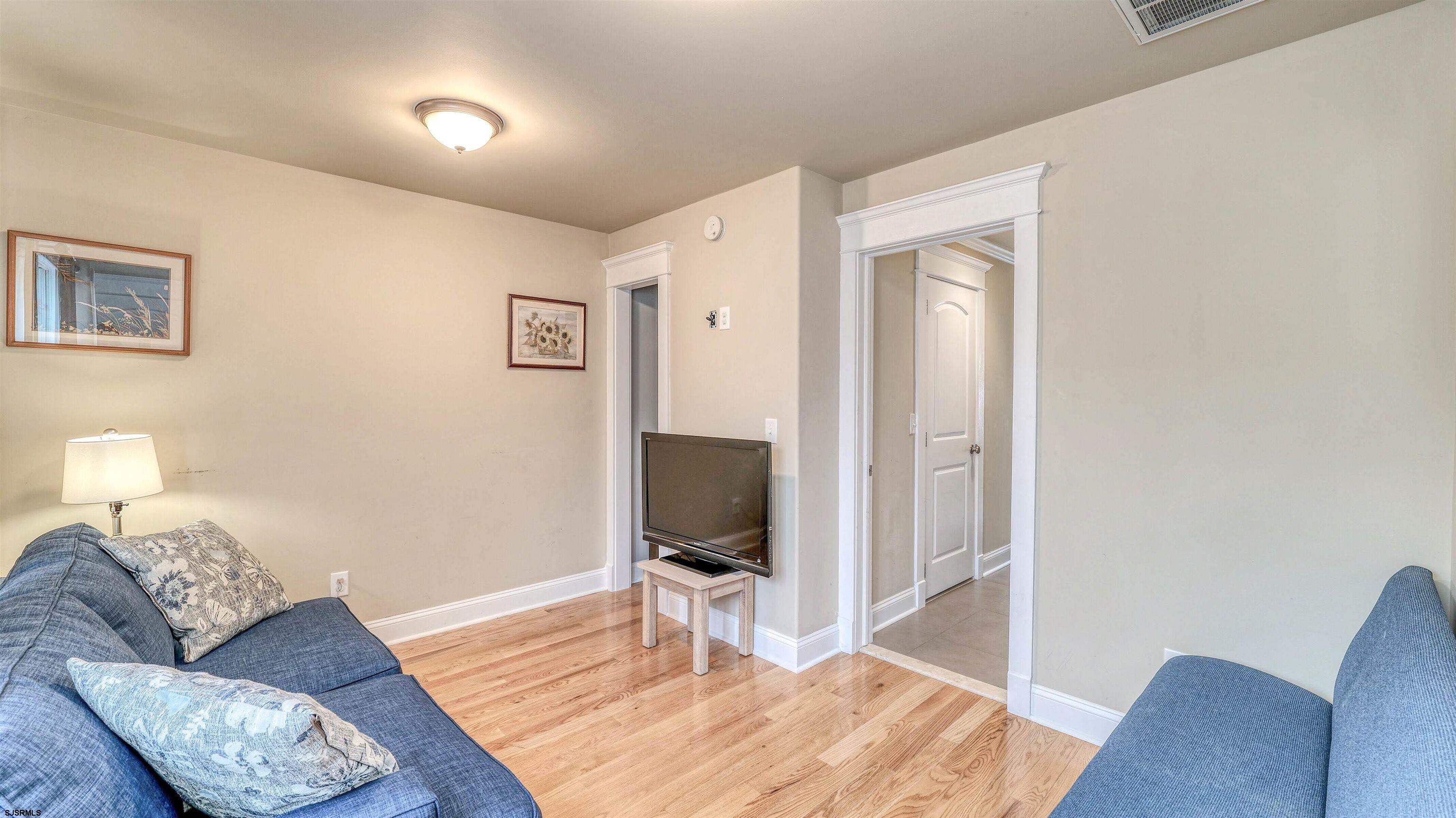 124 N Newport Avenue