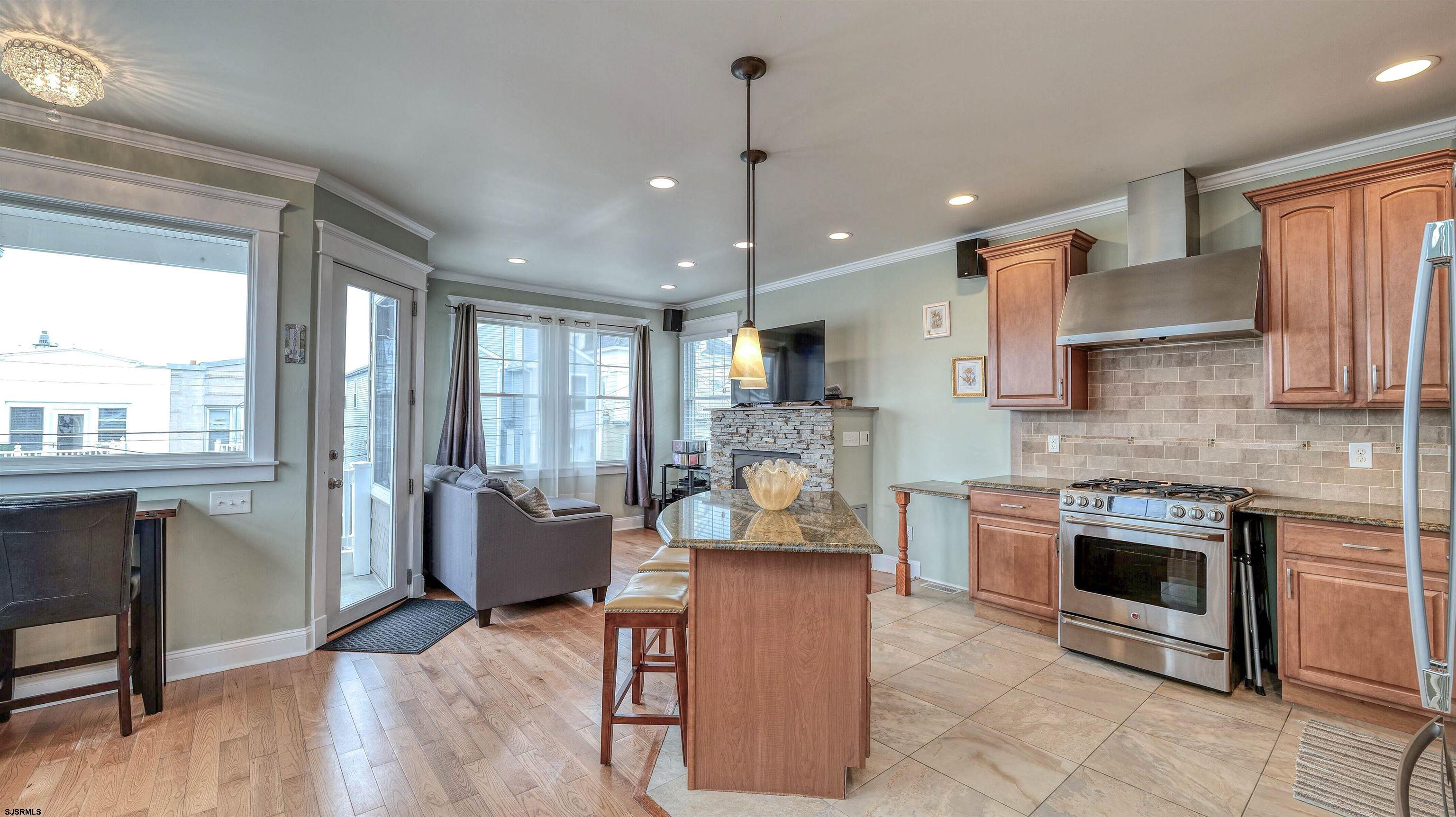 124 N Newport Avenue