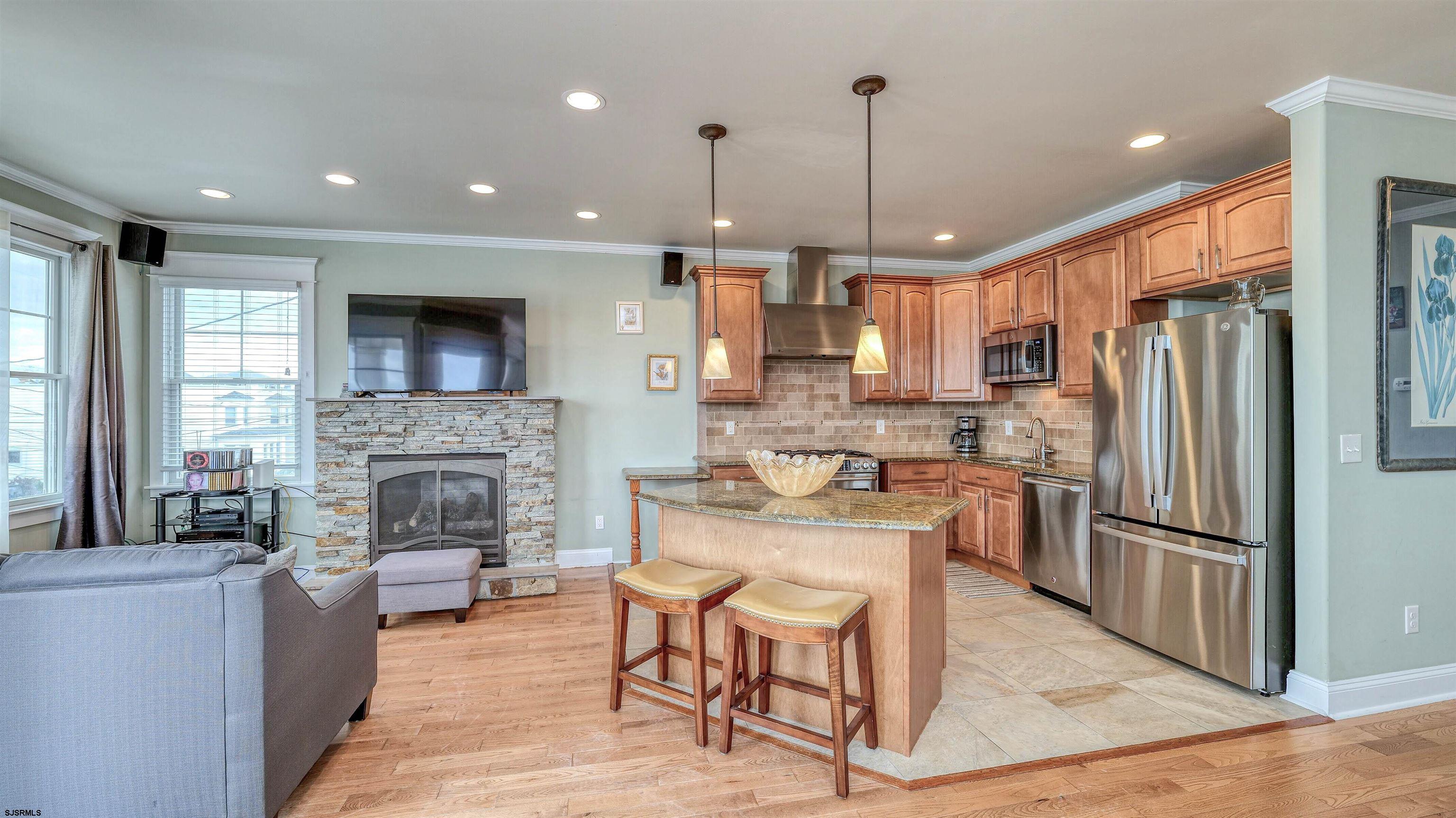 124 N Newport Avenue