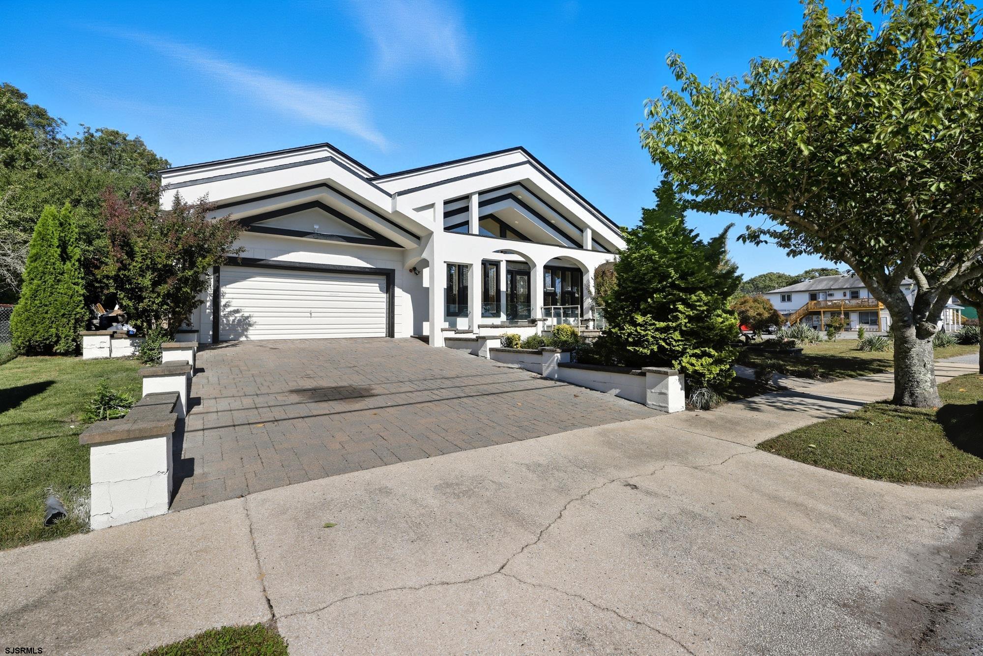 901 W New York Avenue - Picture 1