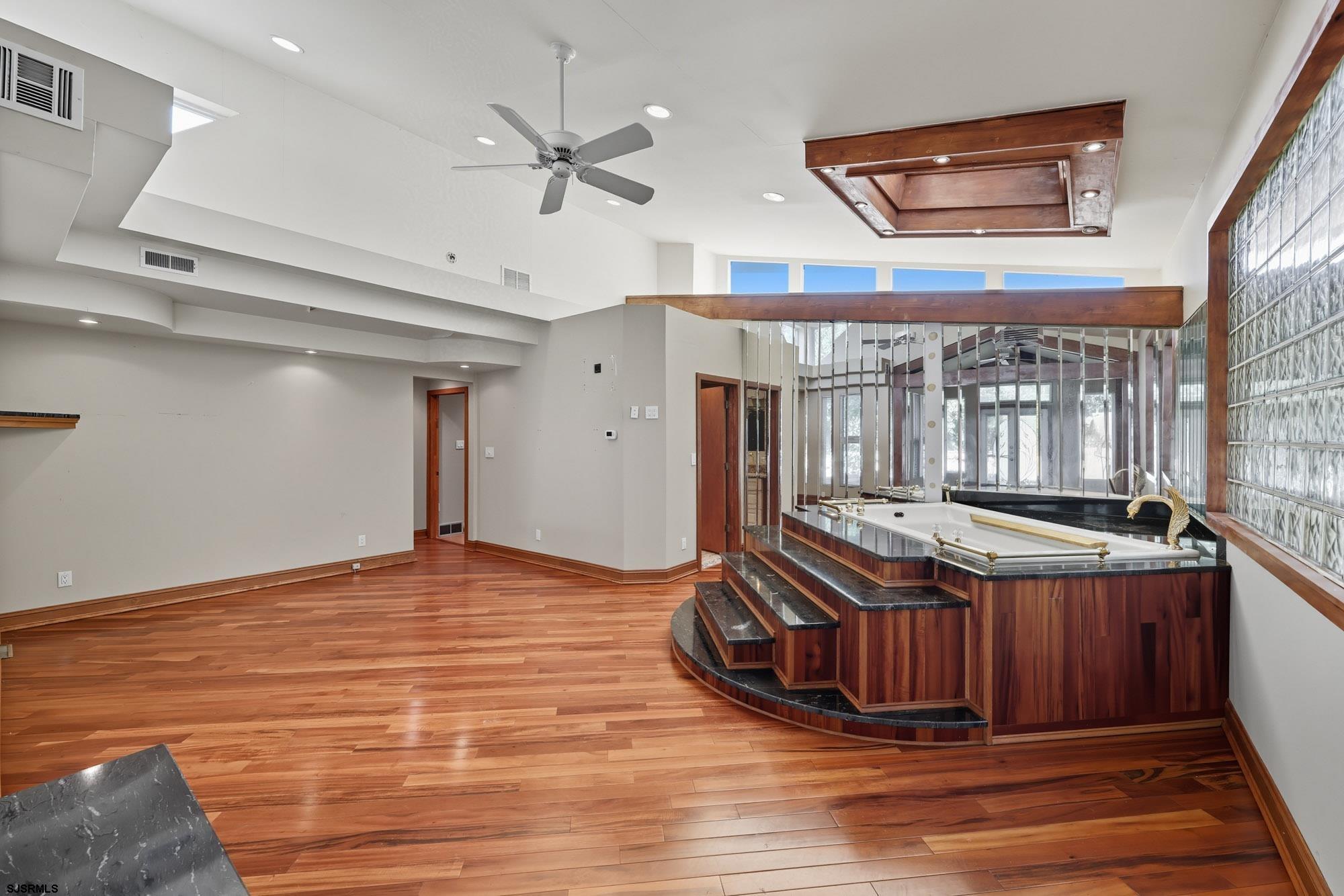 901 W New York Avenue