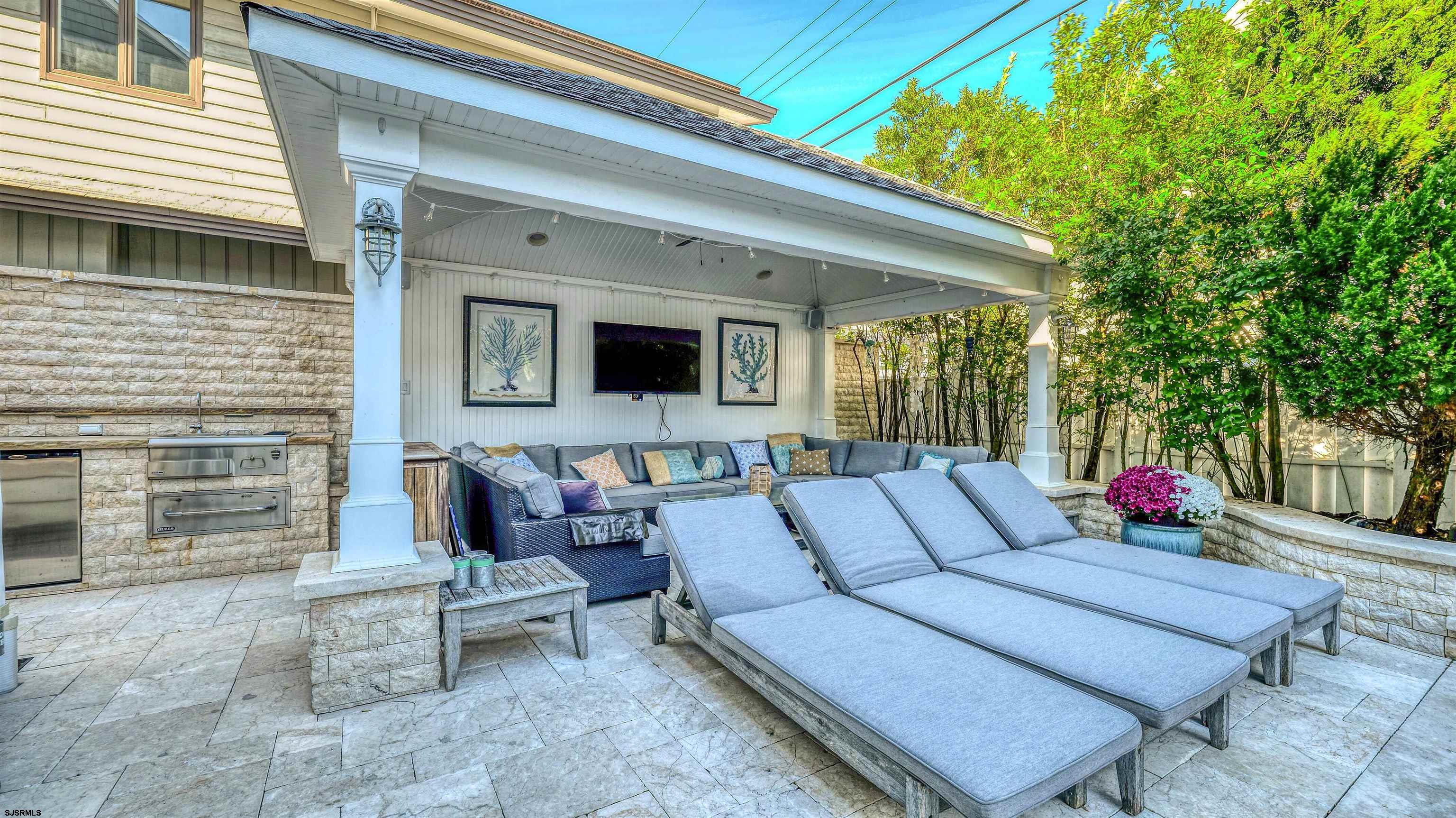 403 N Lancaster Avenue