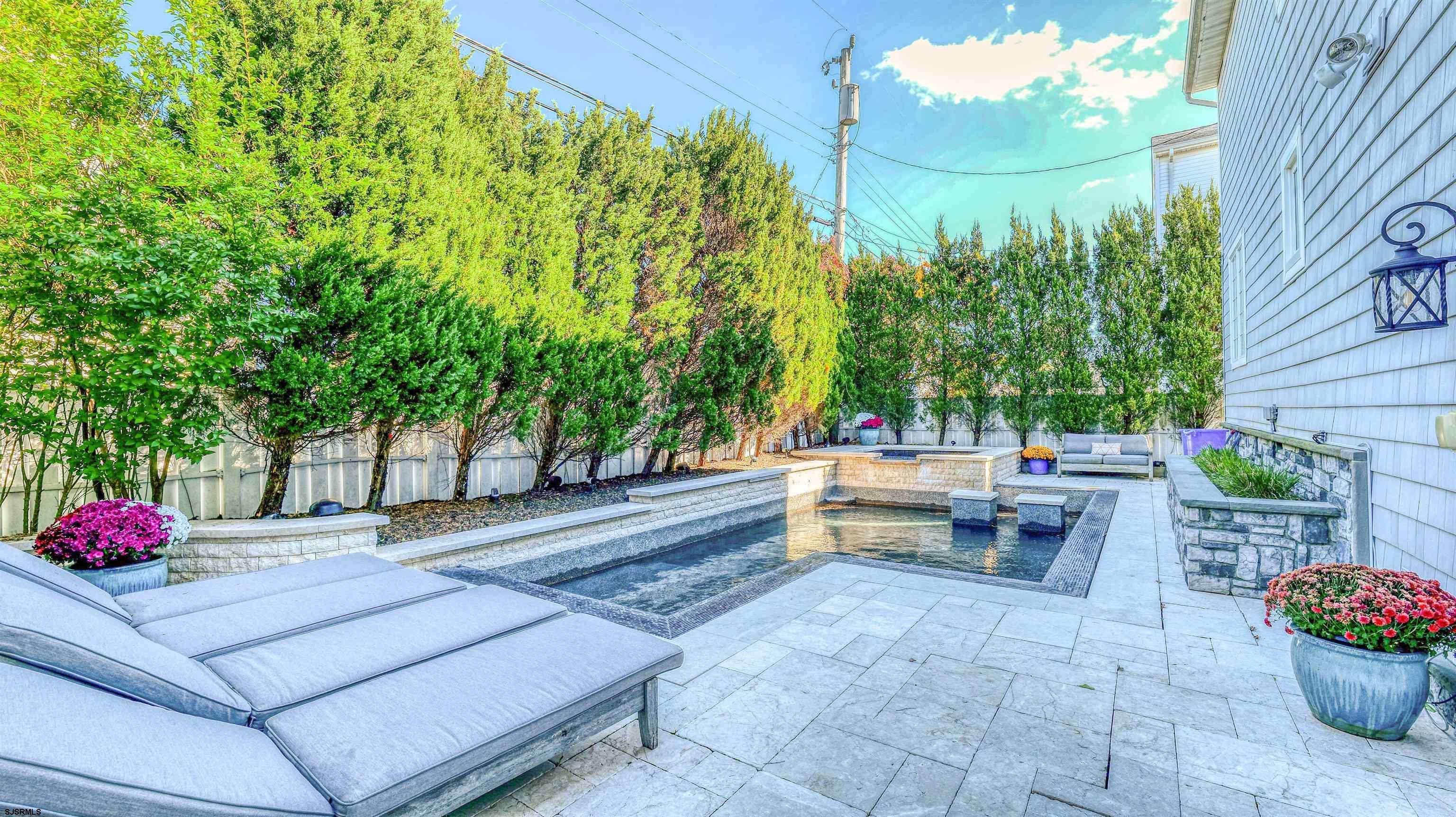 403 N Lancaster Avenue