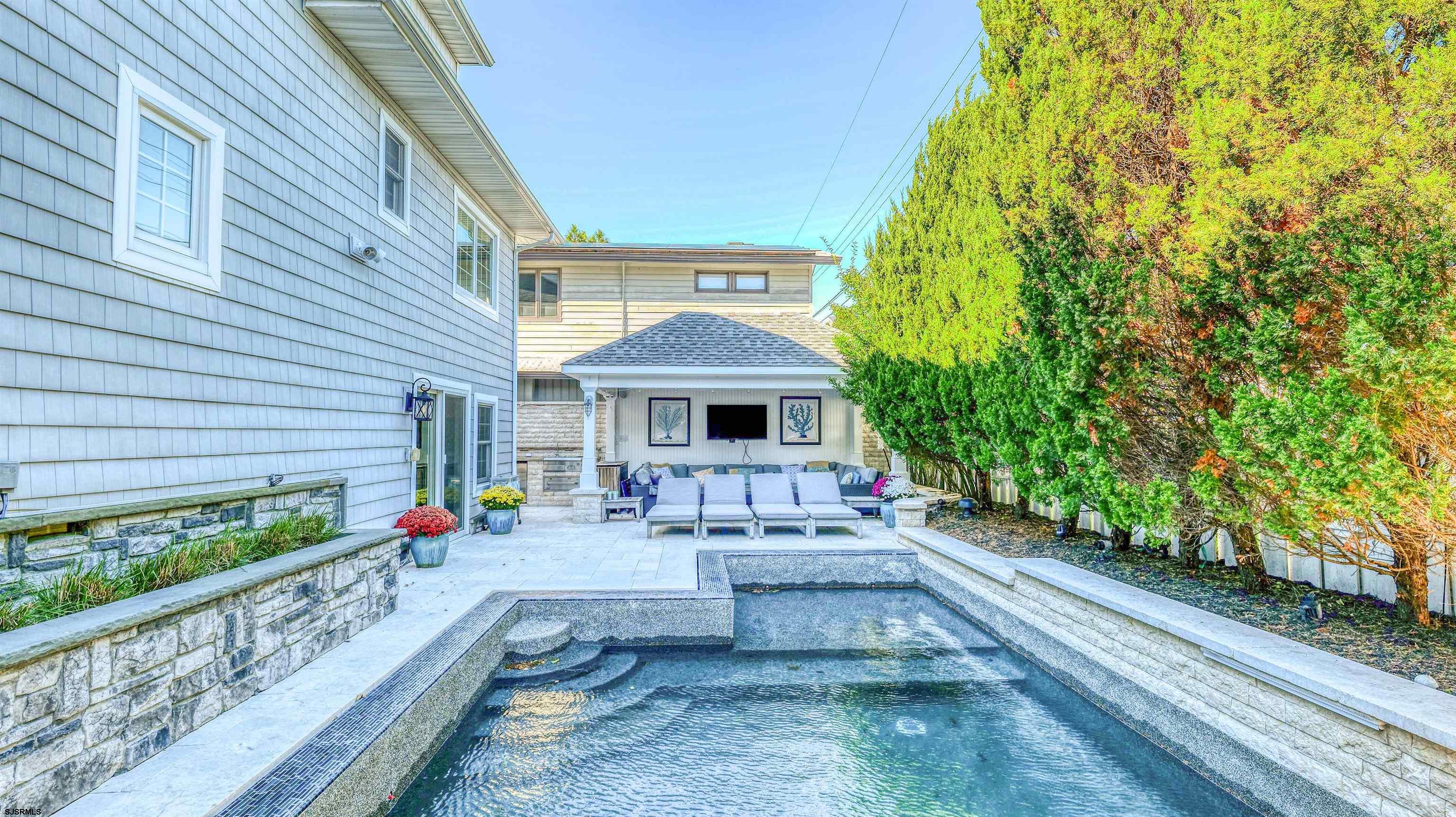 403 N Lancaster Avenue